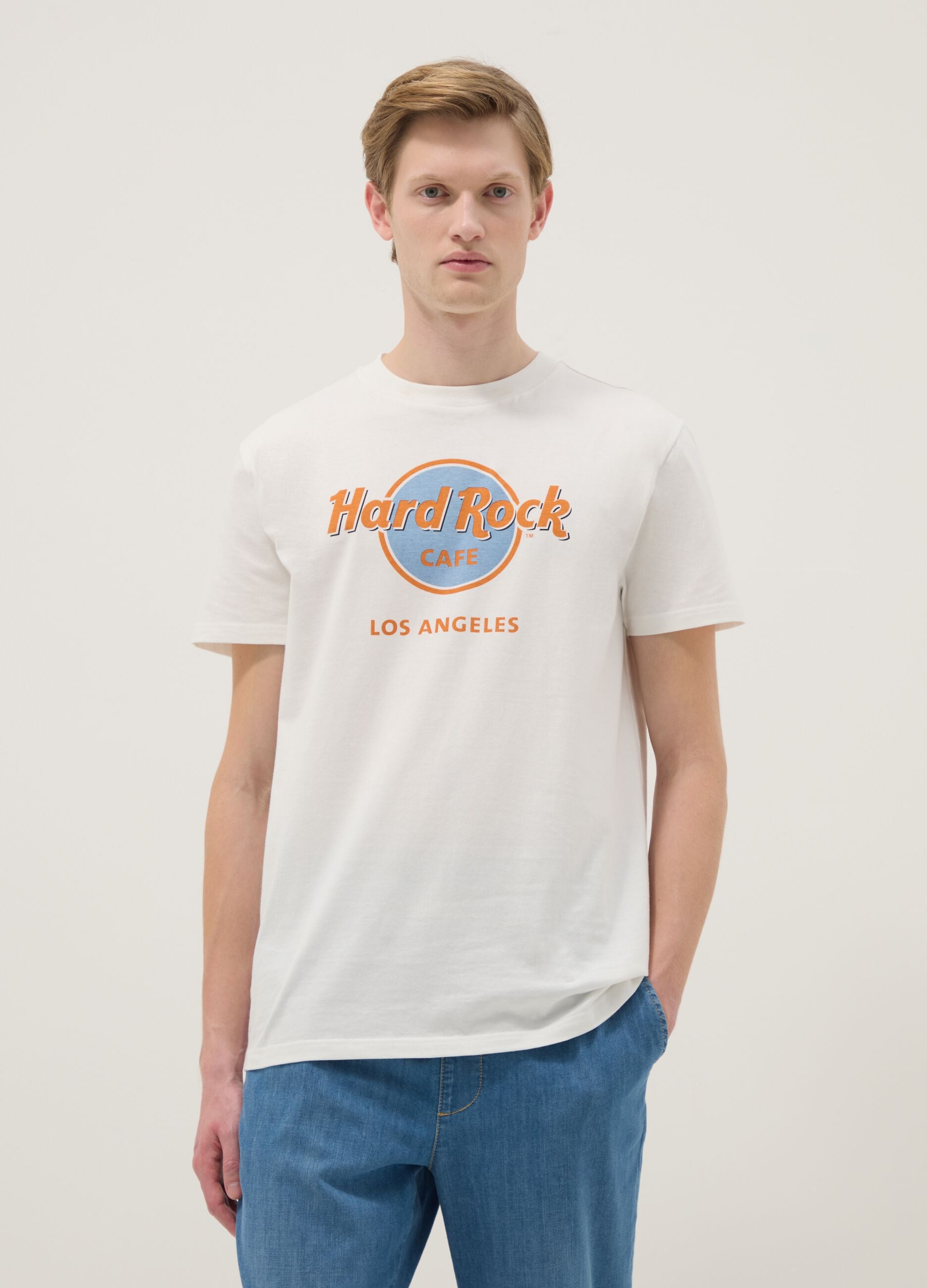 White pure cotton regular fit T-shirt with Hard Rock Cafe logo