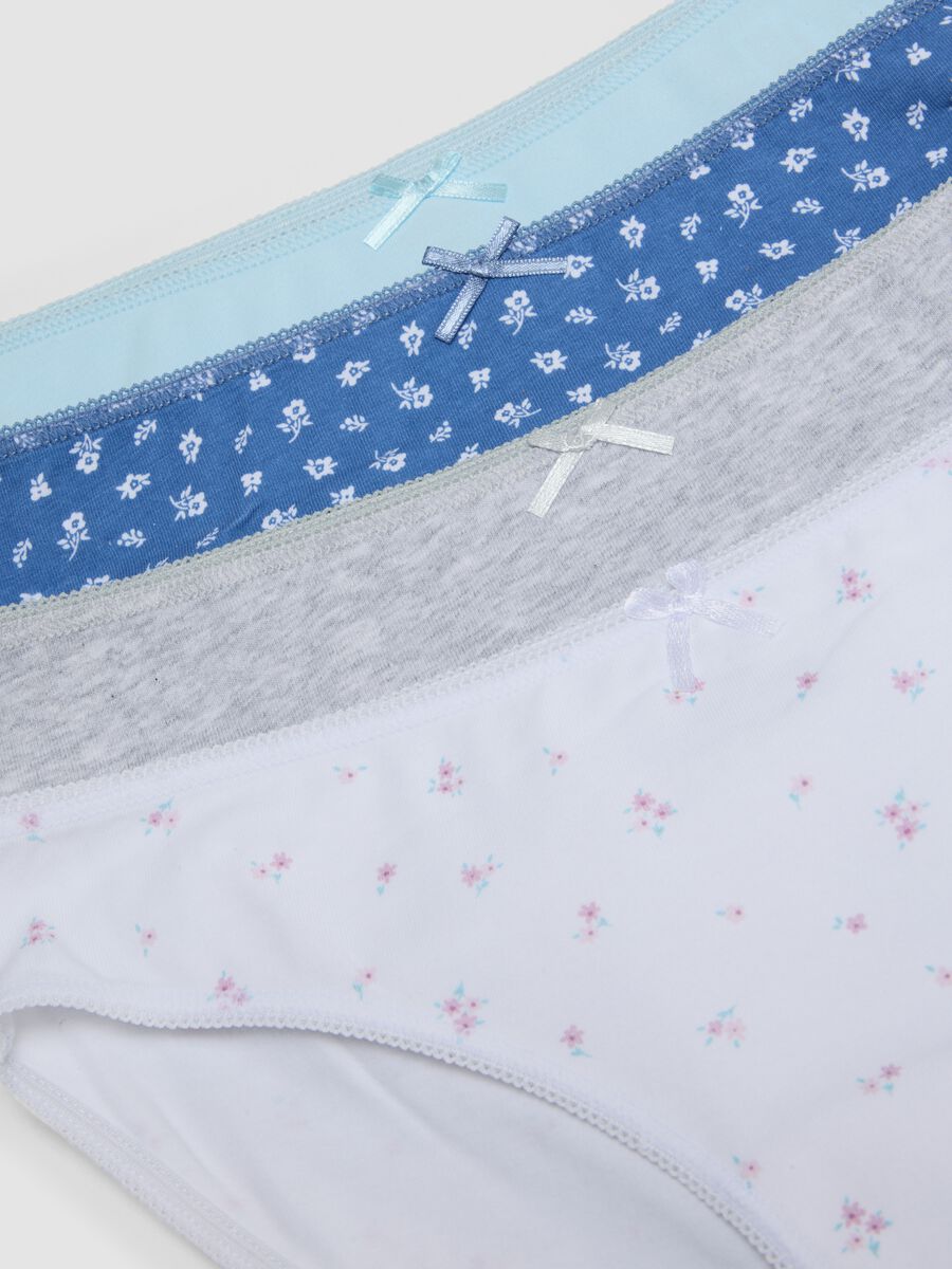 Seven-pack of multicolour girls&rsquo; briefs in stretch organic cotton_2
