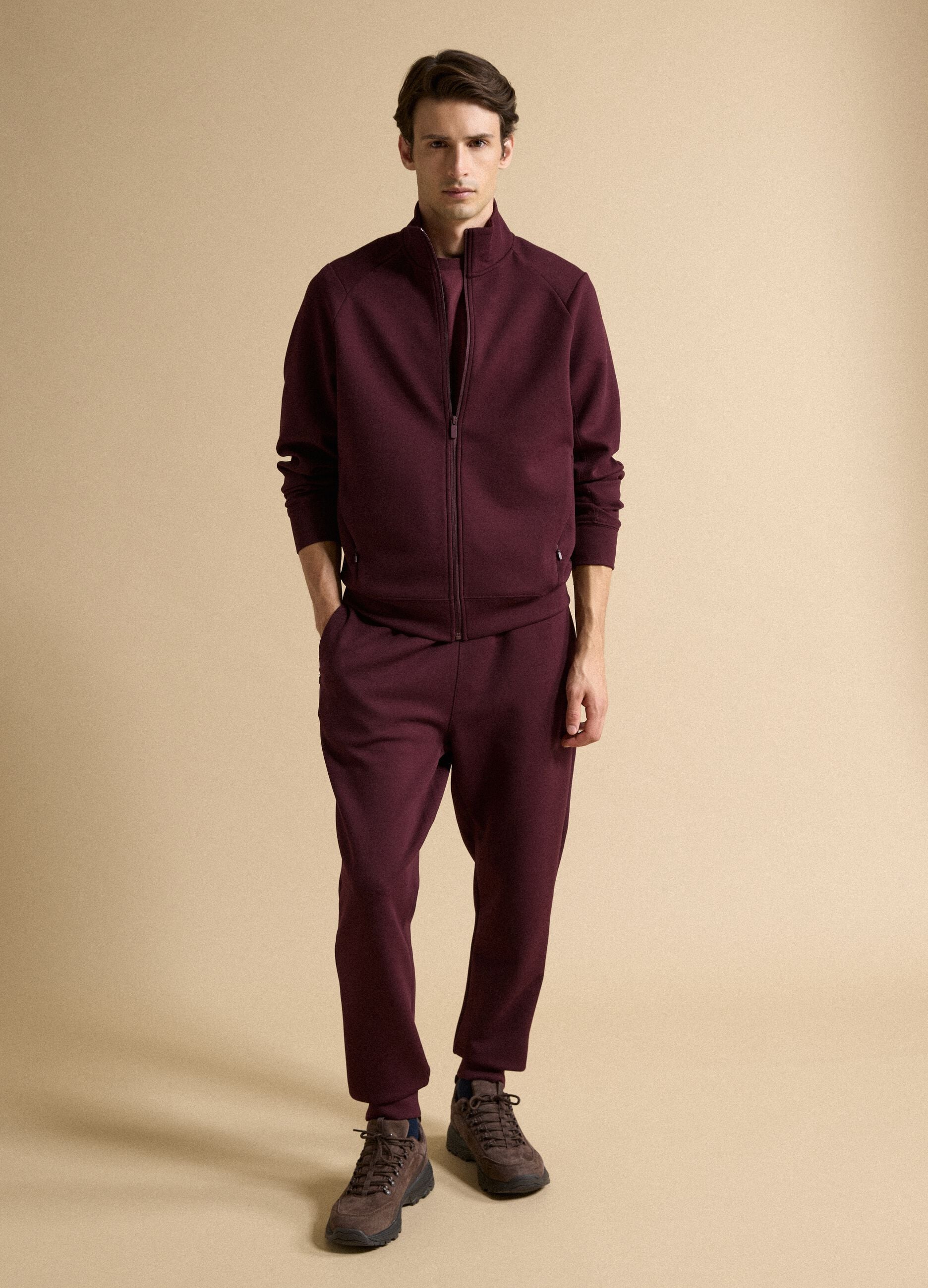 Red full-zip jacket with stretch Easy Dry fabric, regular fit