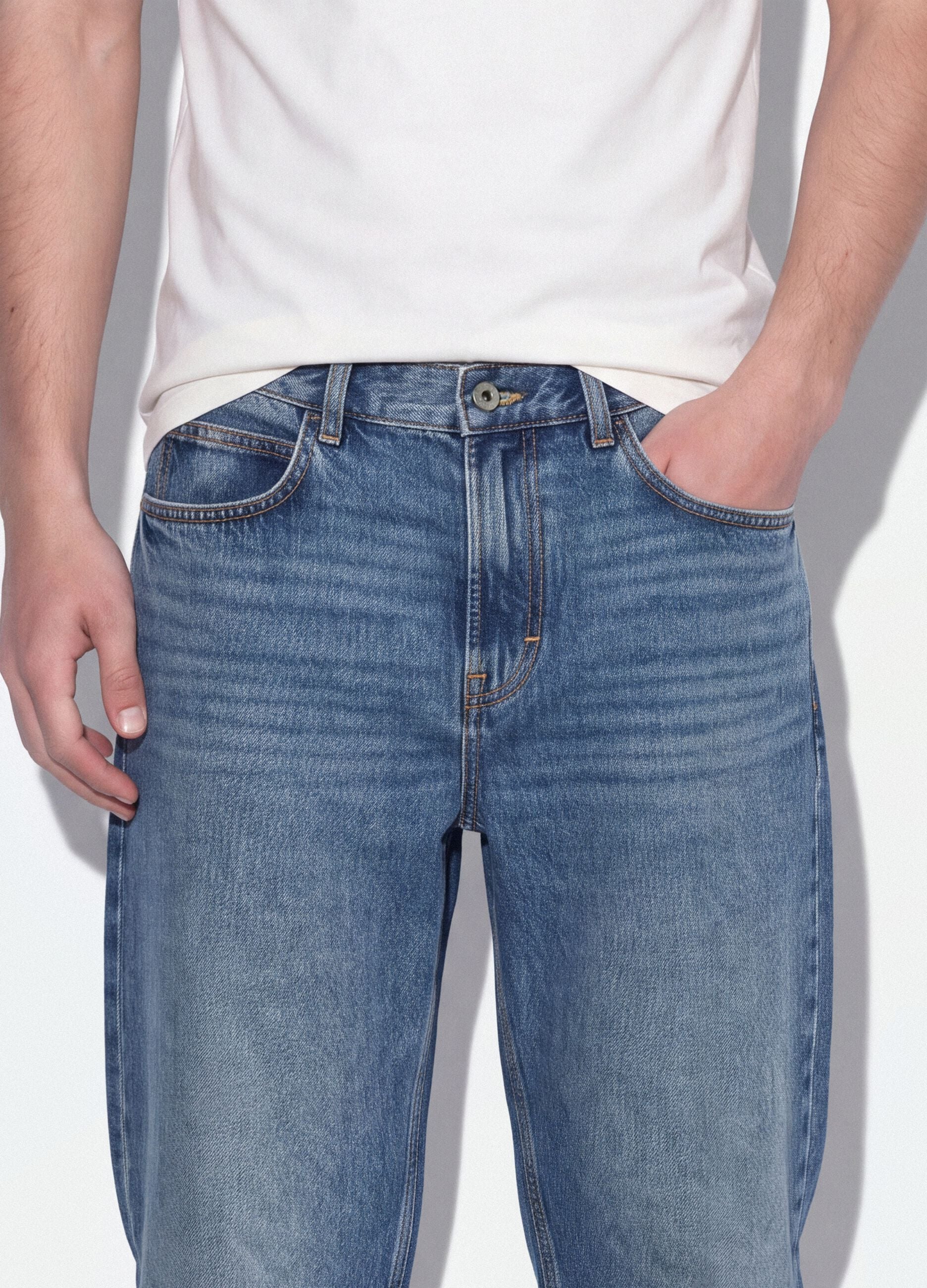 Blue denim jeans in pure cotton, loose fit