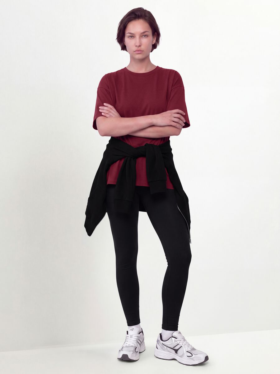 T-shirt girocollo rossa in misto cotone e modal elasticizzato regular fit_1