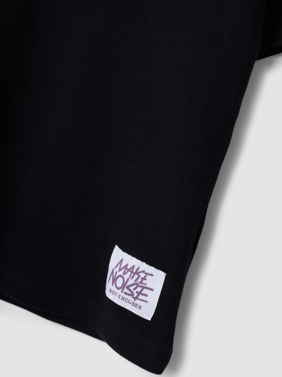 Oversized black pure organic cotton T-shirt with honeycomb texture for boys_2