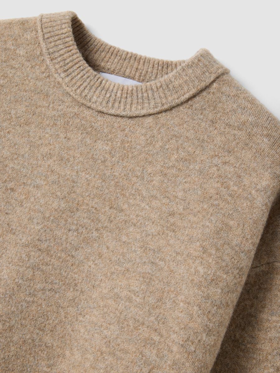 Maglione beige in lana elasticizzata girocollo over fit_1
