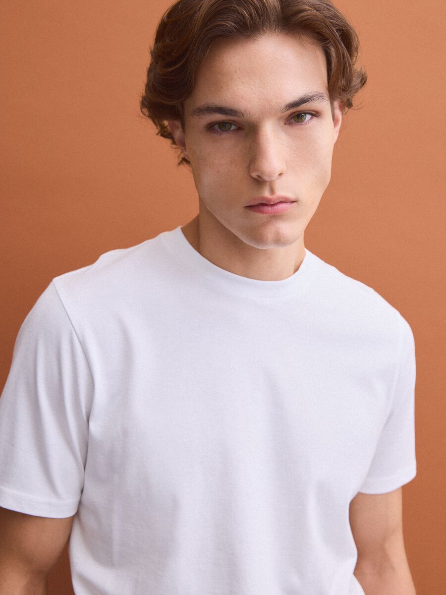 T-shirt bianca in puro cotone a girocollo regular fit_1