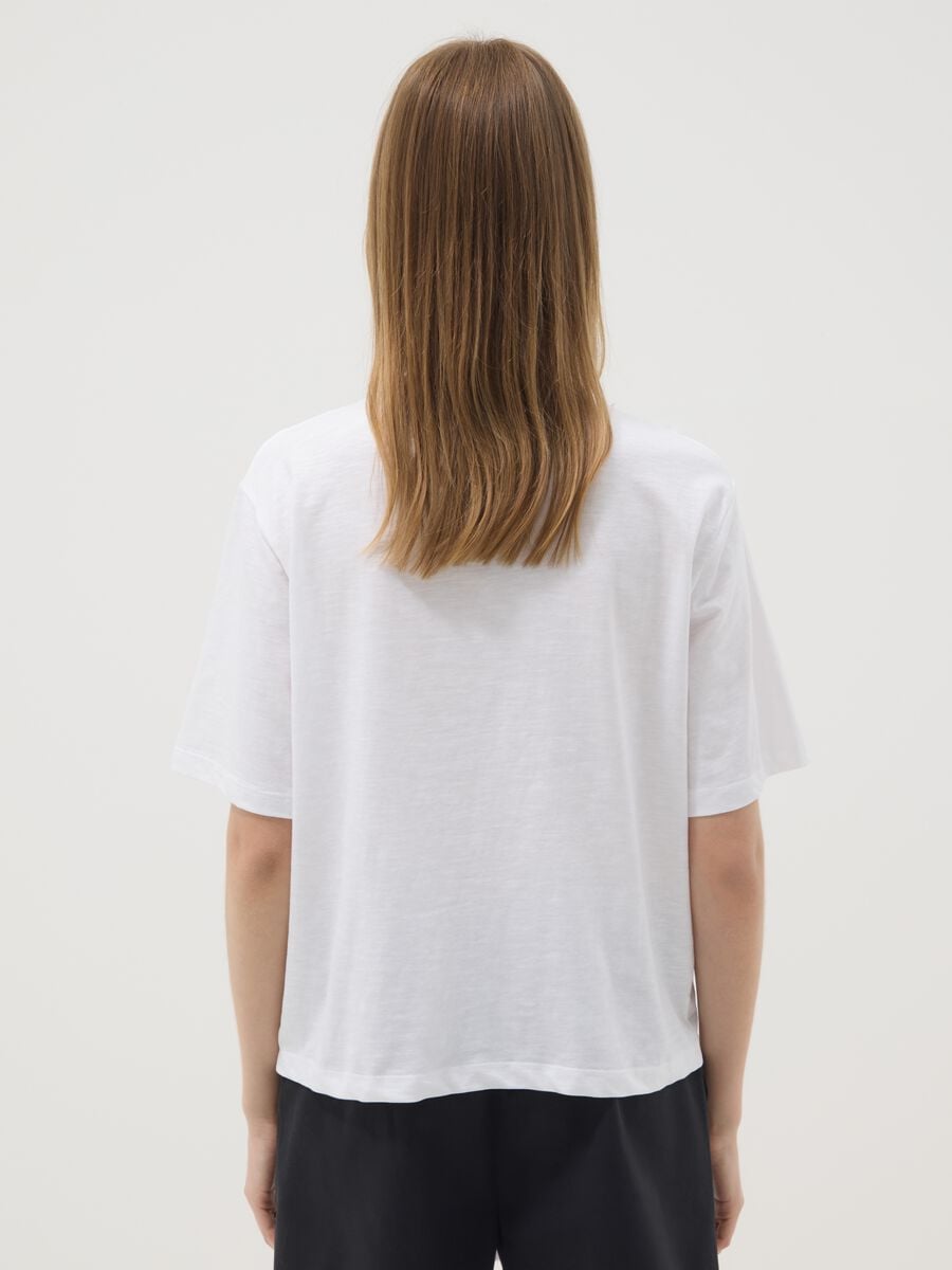 White pure cotton T-shirt with crochet appliqu&eacute;_3
