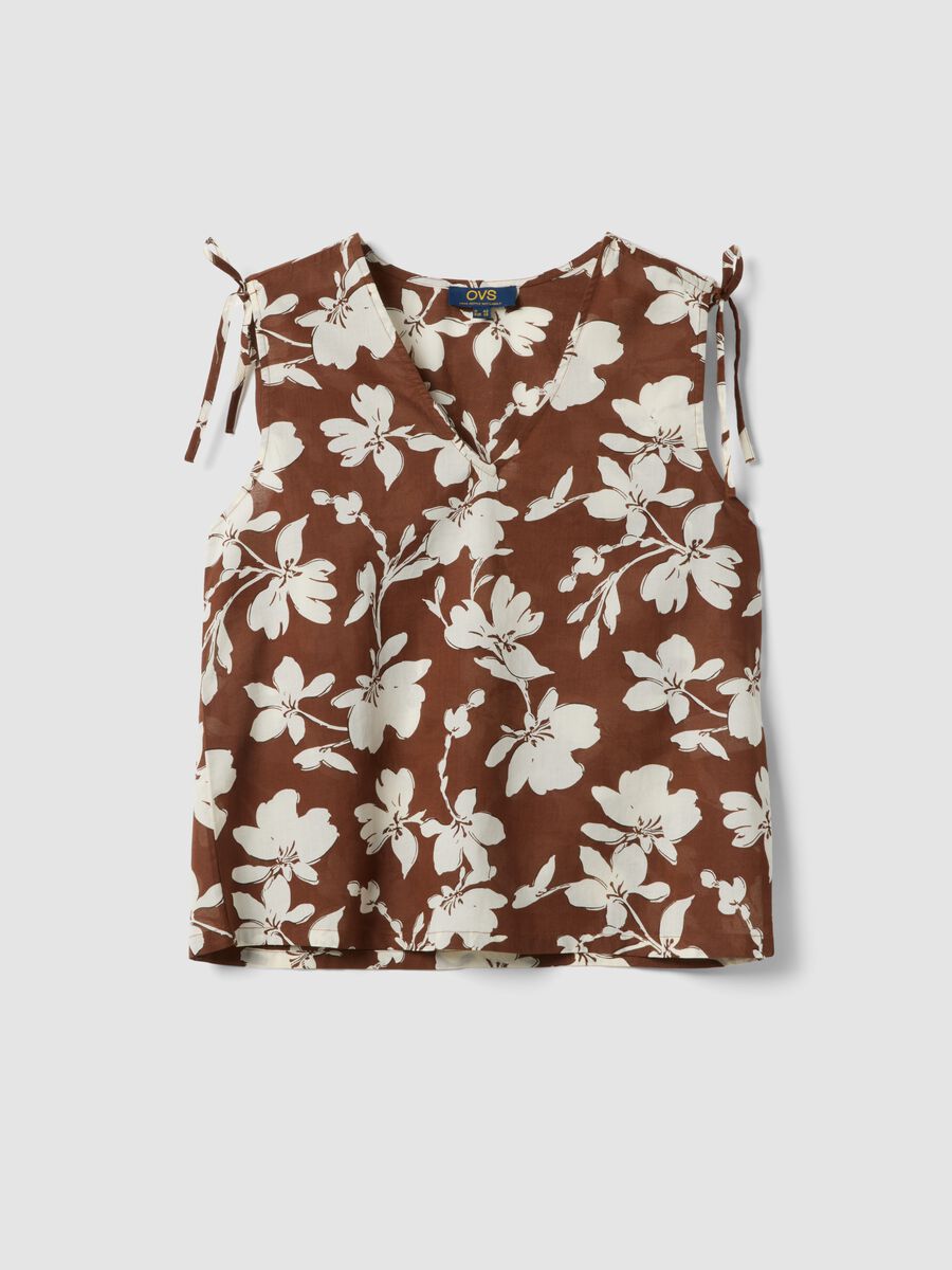 Brown pure cotton V-neck floral print blouse, regular fit_4