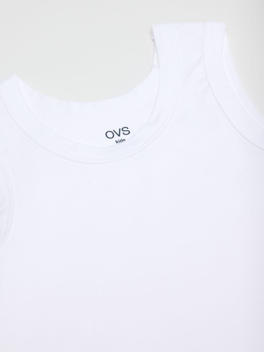 Twin pack of boys' white stretch cotton vests in regular fit_2