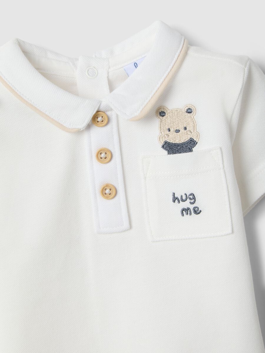 White pure cotton polo shirt for newborns with regular fit and embroidery_2