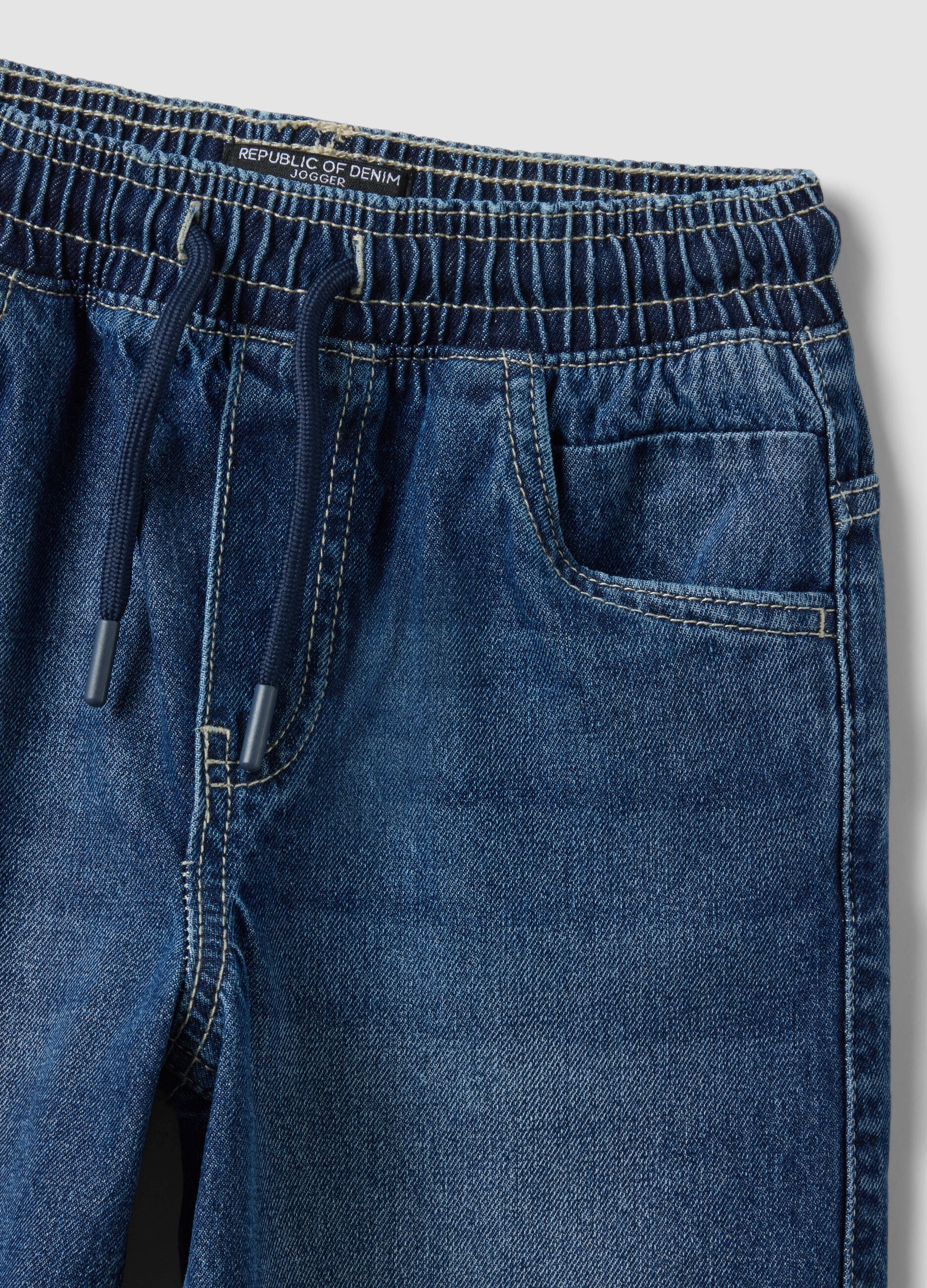 Boys&rsquo; blue denim shorts in 100% cotton, regular fit