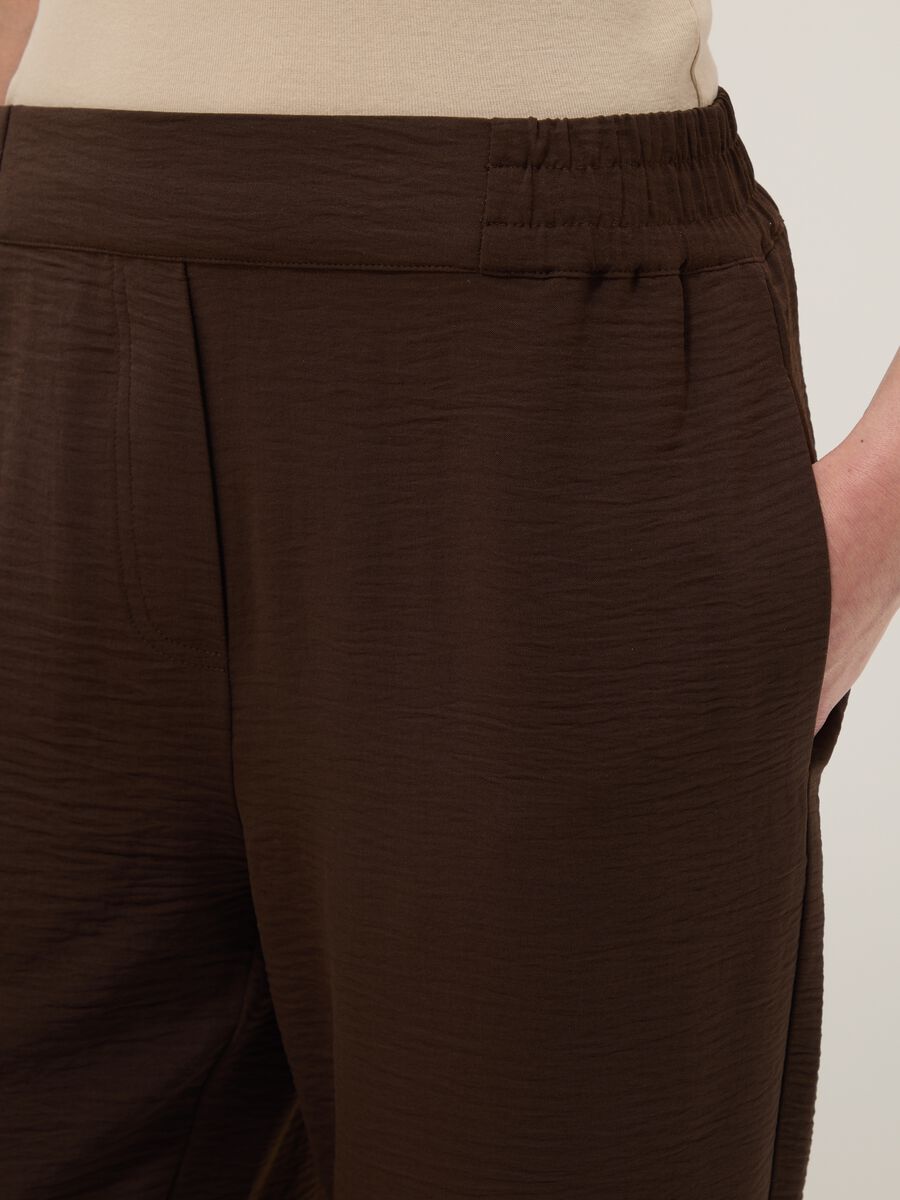 Pantaloni marroni con vita elasticizzata wide leg_3
