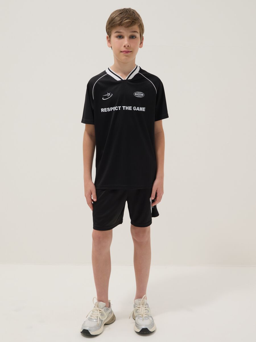 Black sporty T-shirt and shorts set for boys, regular fit_0