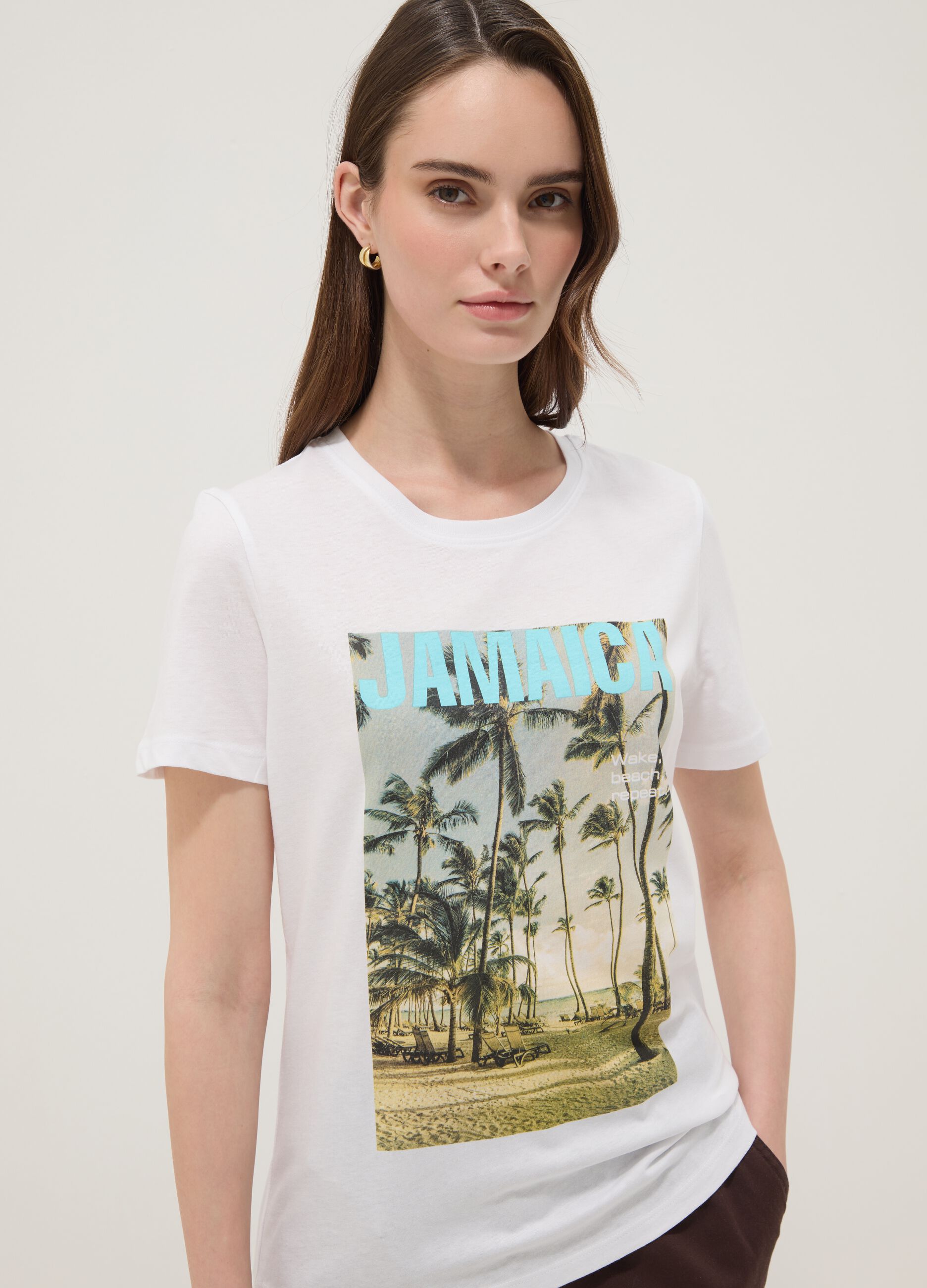 White pure cotton T-shirt with front print, regular fit