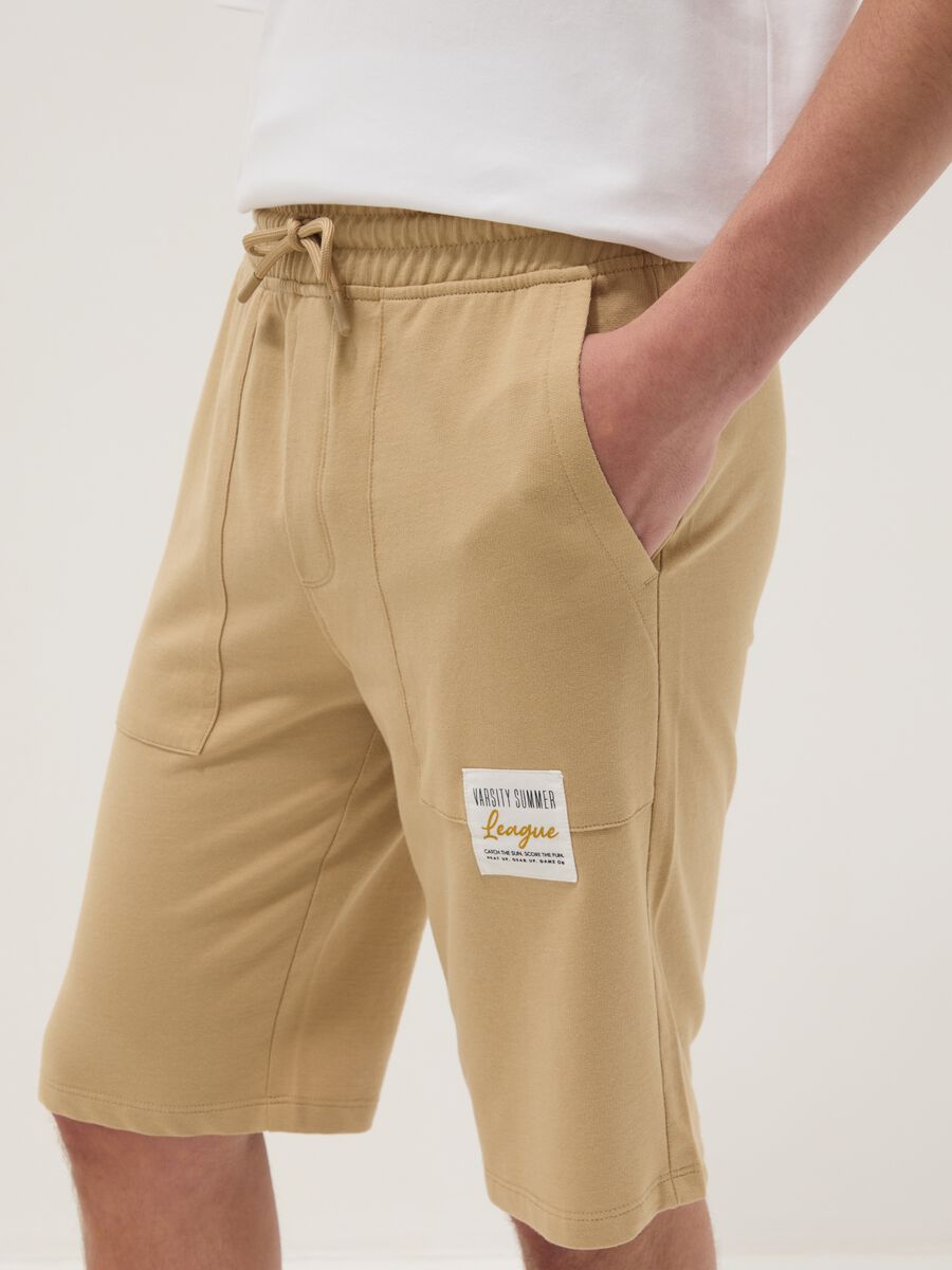 Pantaloni corti in puro cotone beige da ragazzo regular fit_2