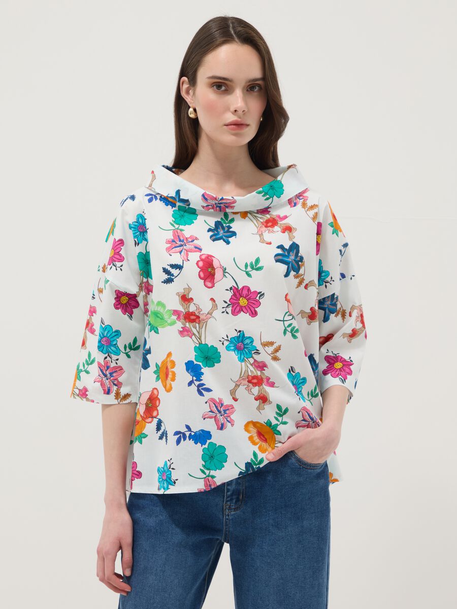 White stretch cotton top with floral print, regular fit_0