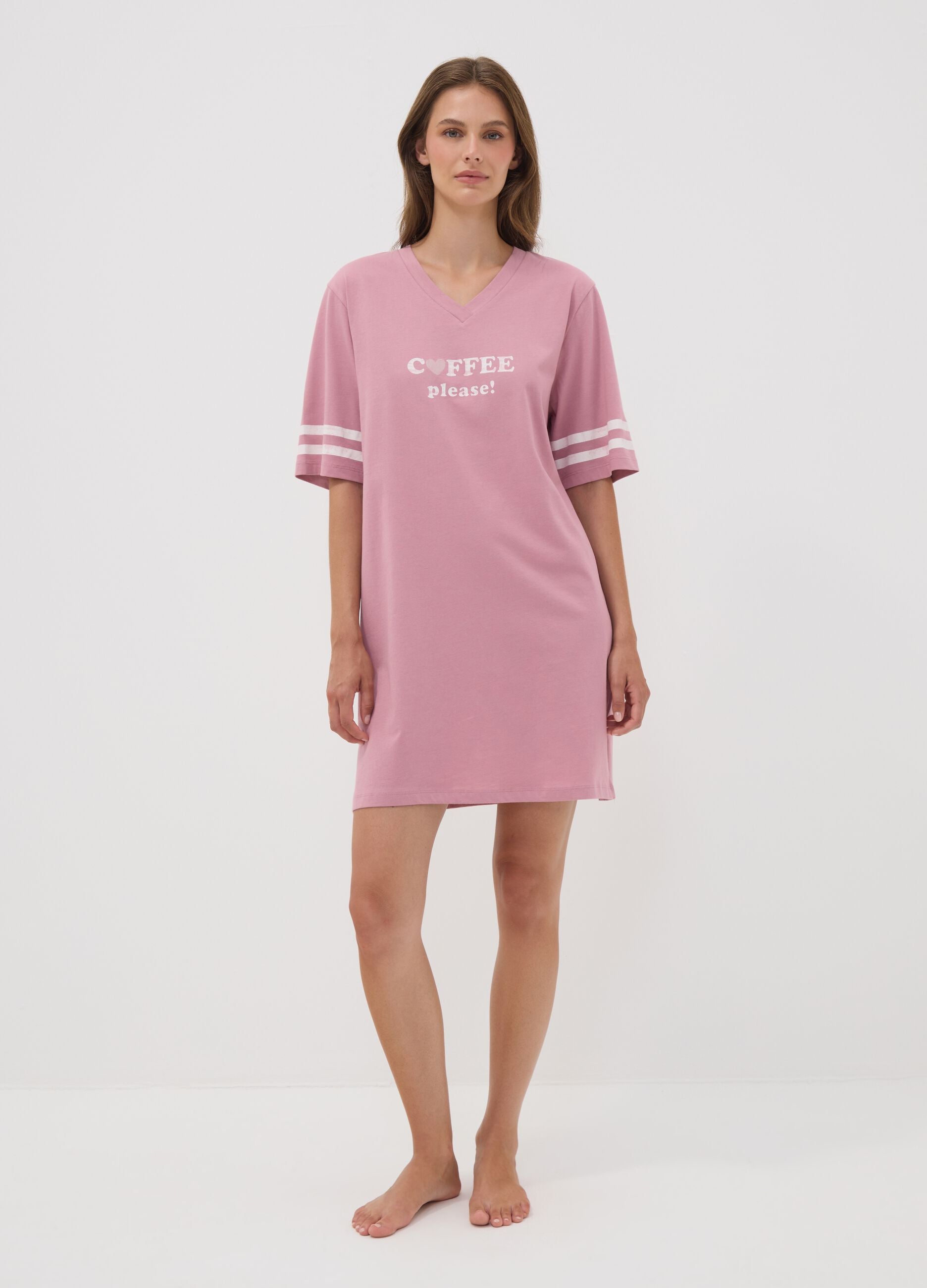 Pink pure organic cotton V-neck nightshirt with print