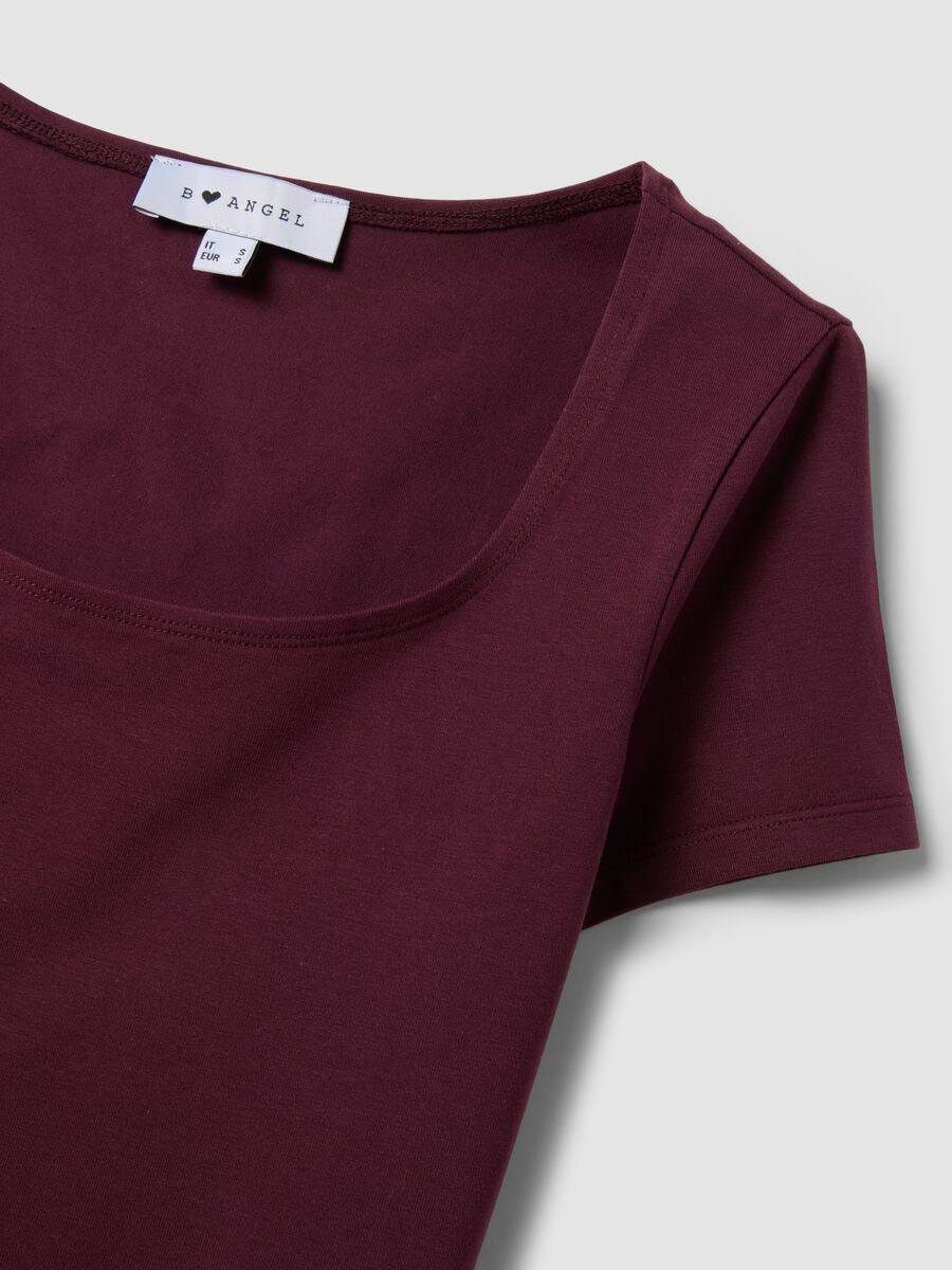 Purple stretch cotton T-shirt with square neckline, regular fit_5
