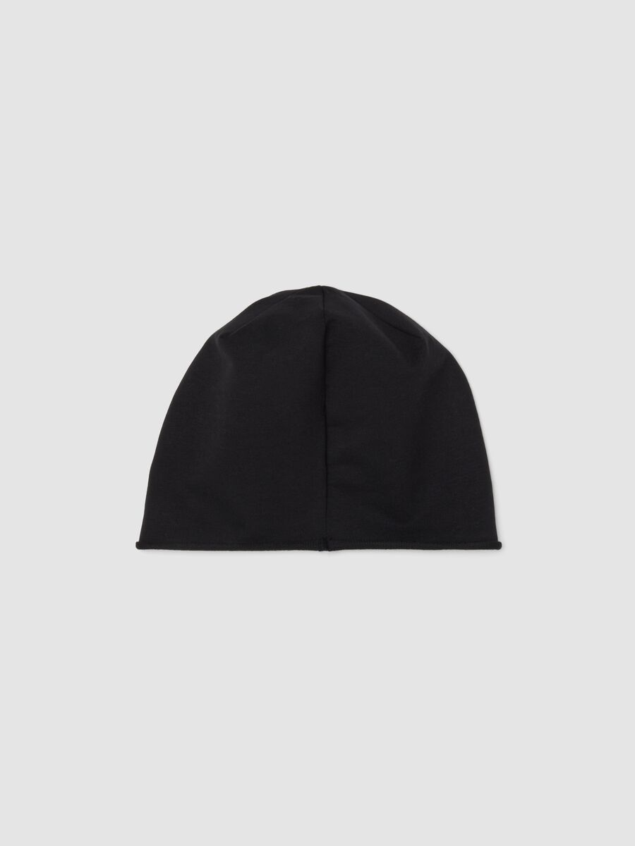 Black stretch organic cotton hat with chequered graphic print_1