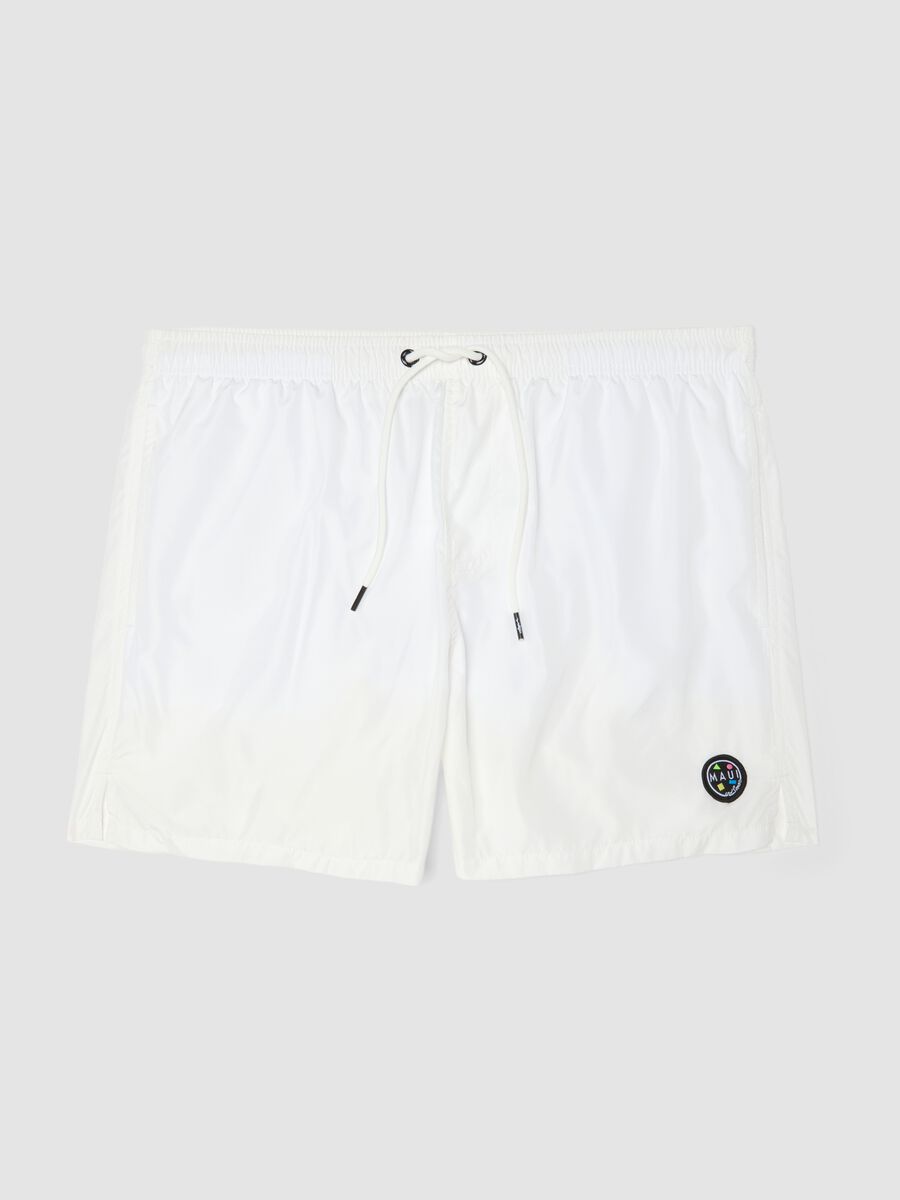White swim shorts with elasticated waistband_4
