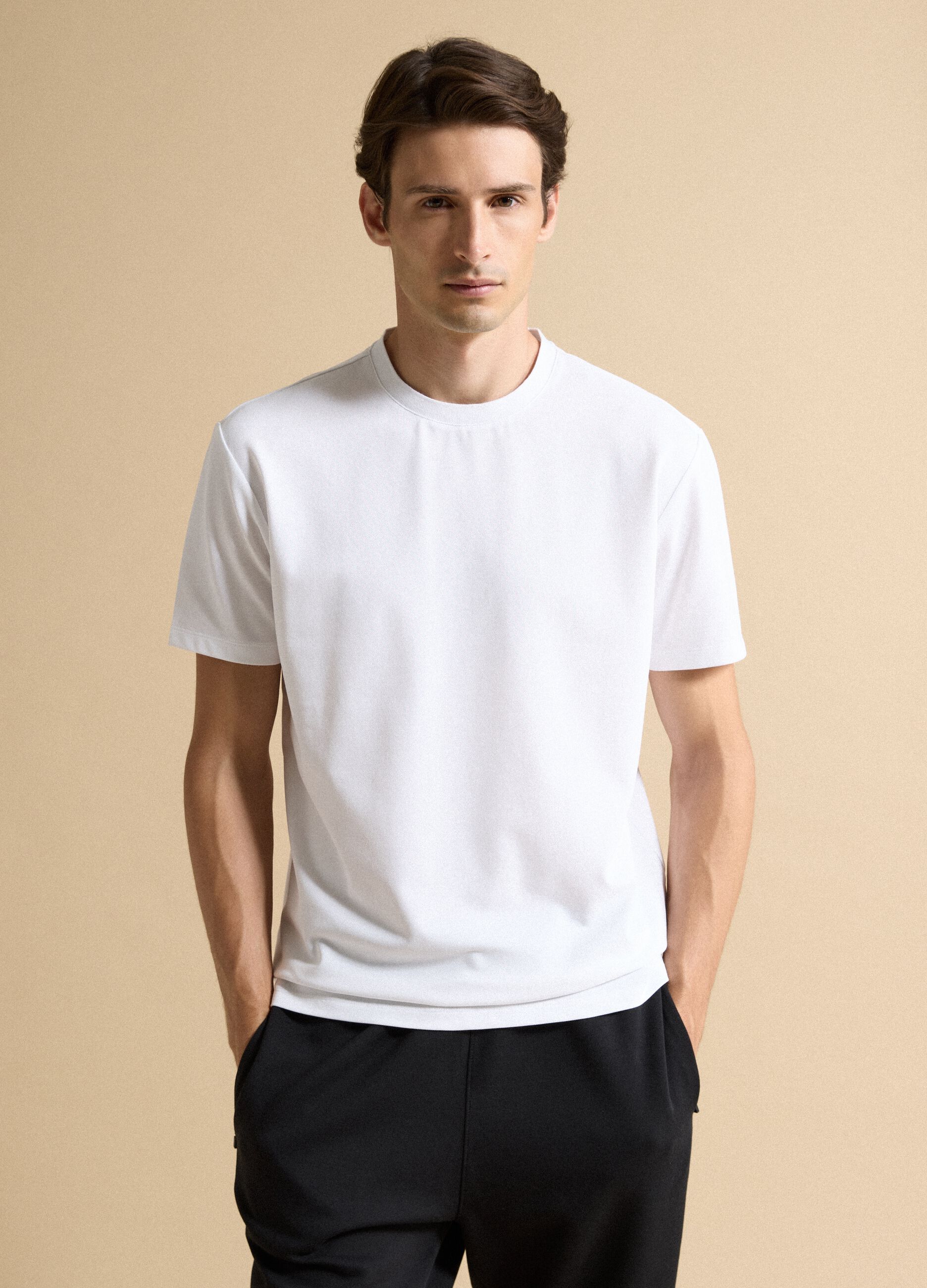 White regular-fit stretch piqu&eacute; cotton-blend T-shirt, Easy Dry