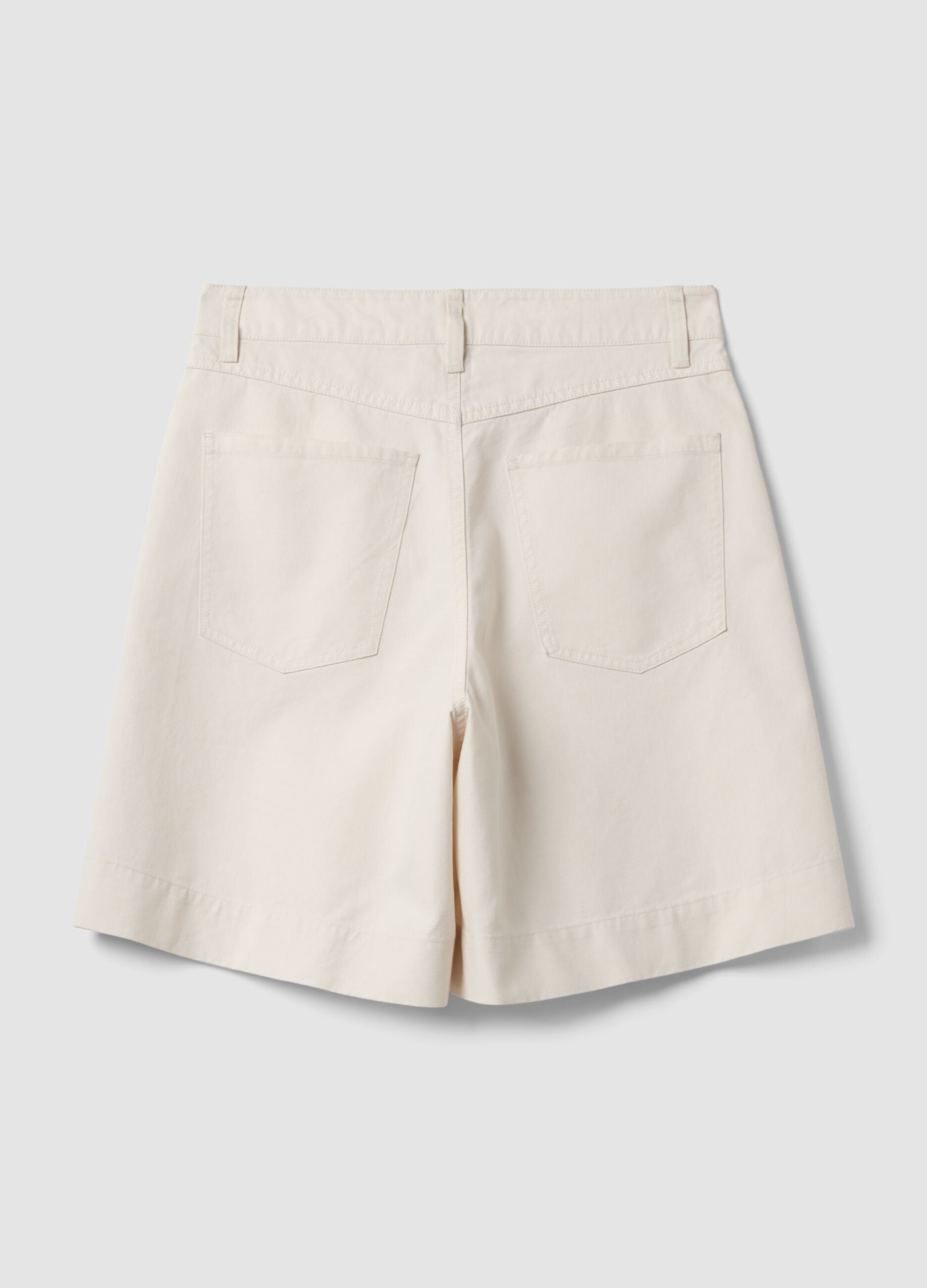 White linen-lyocell blend shorts with contrasting embroidery, regular fit
