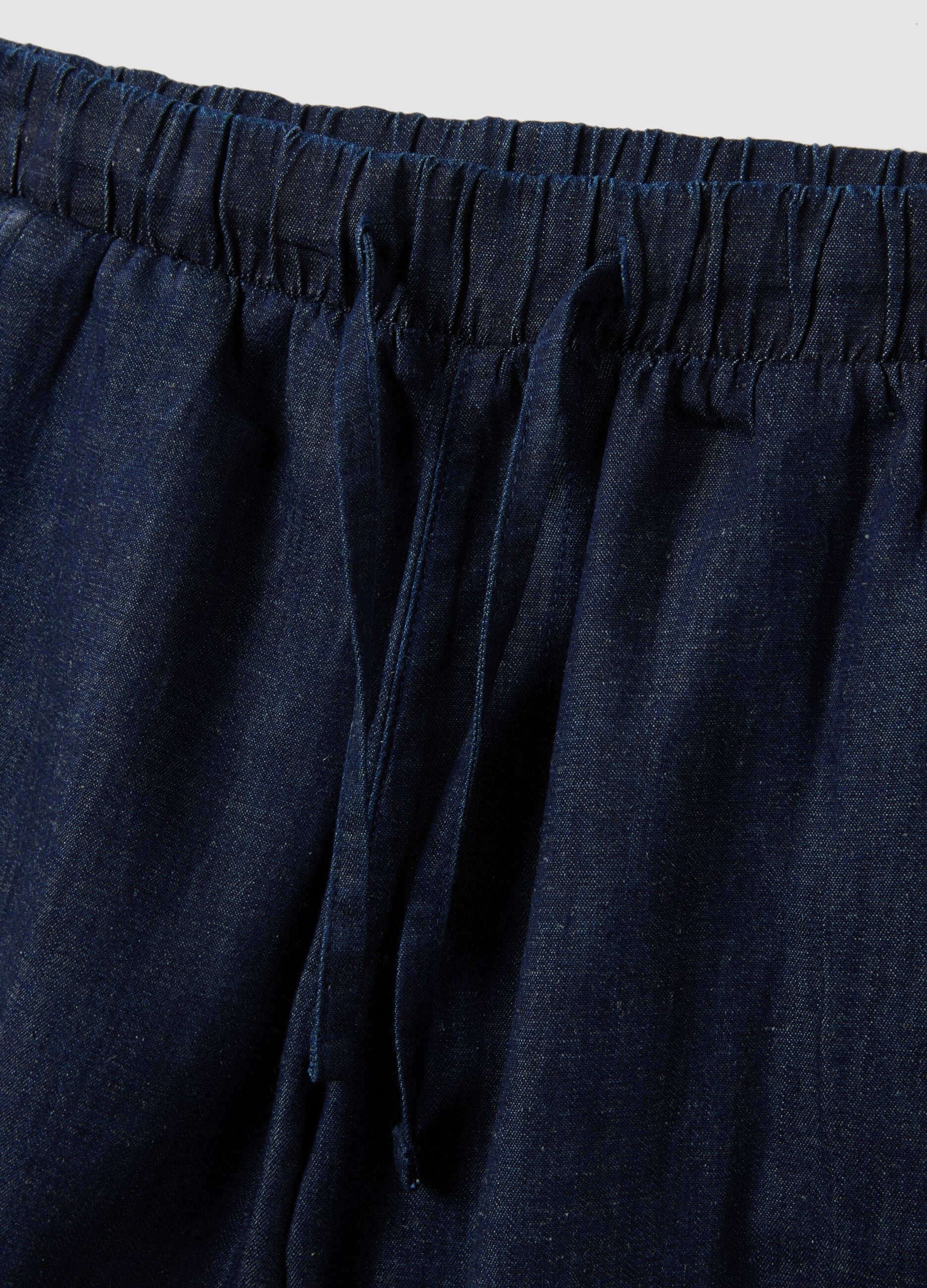 Blue cotton-blend denim shorts, regular fit with frayed hem