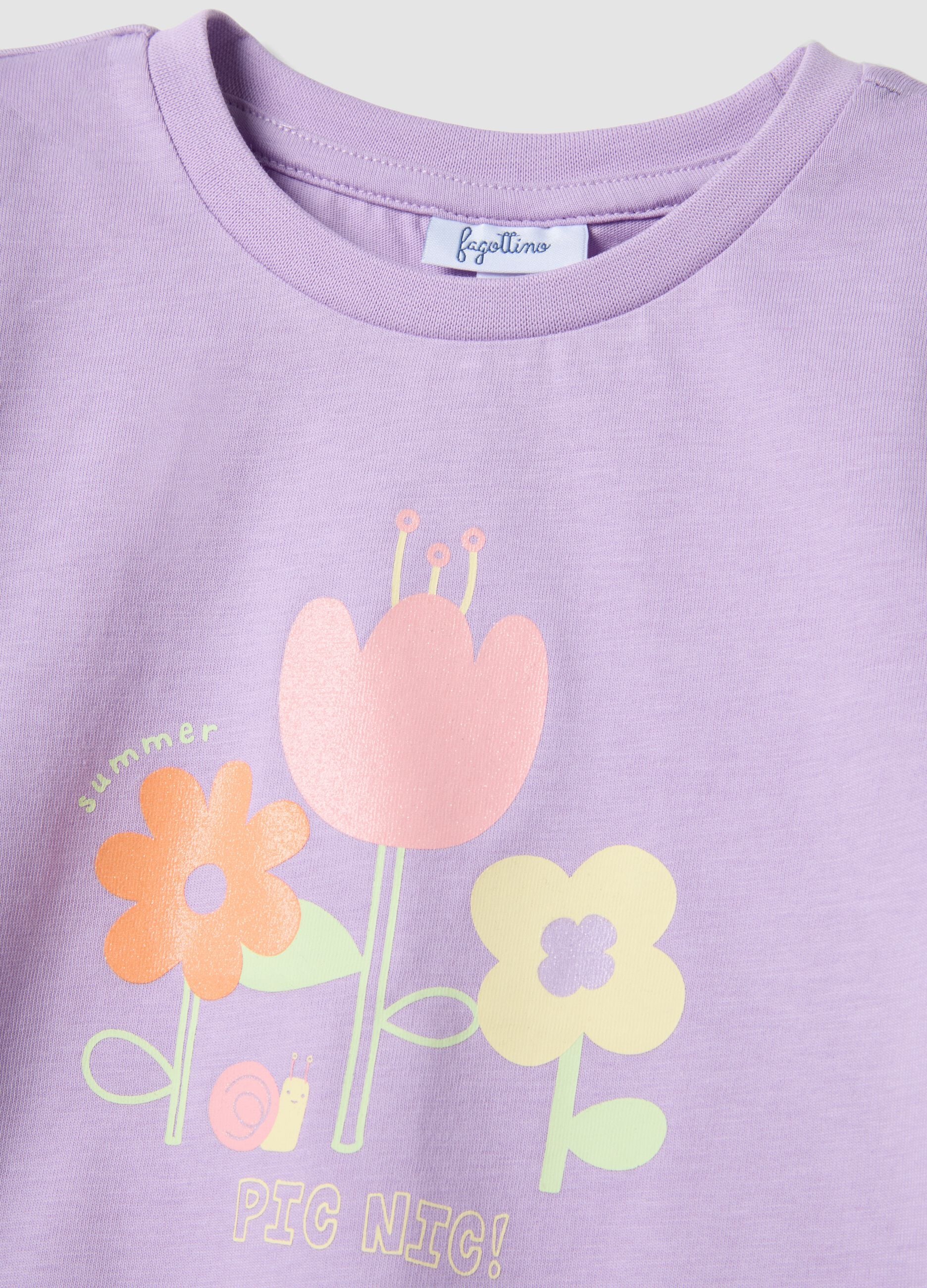 Girls' regular fit violet pure cotton T-shirt with floral print