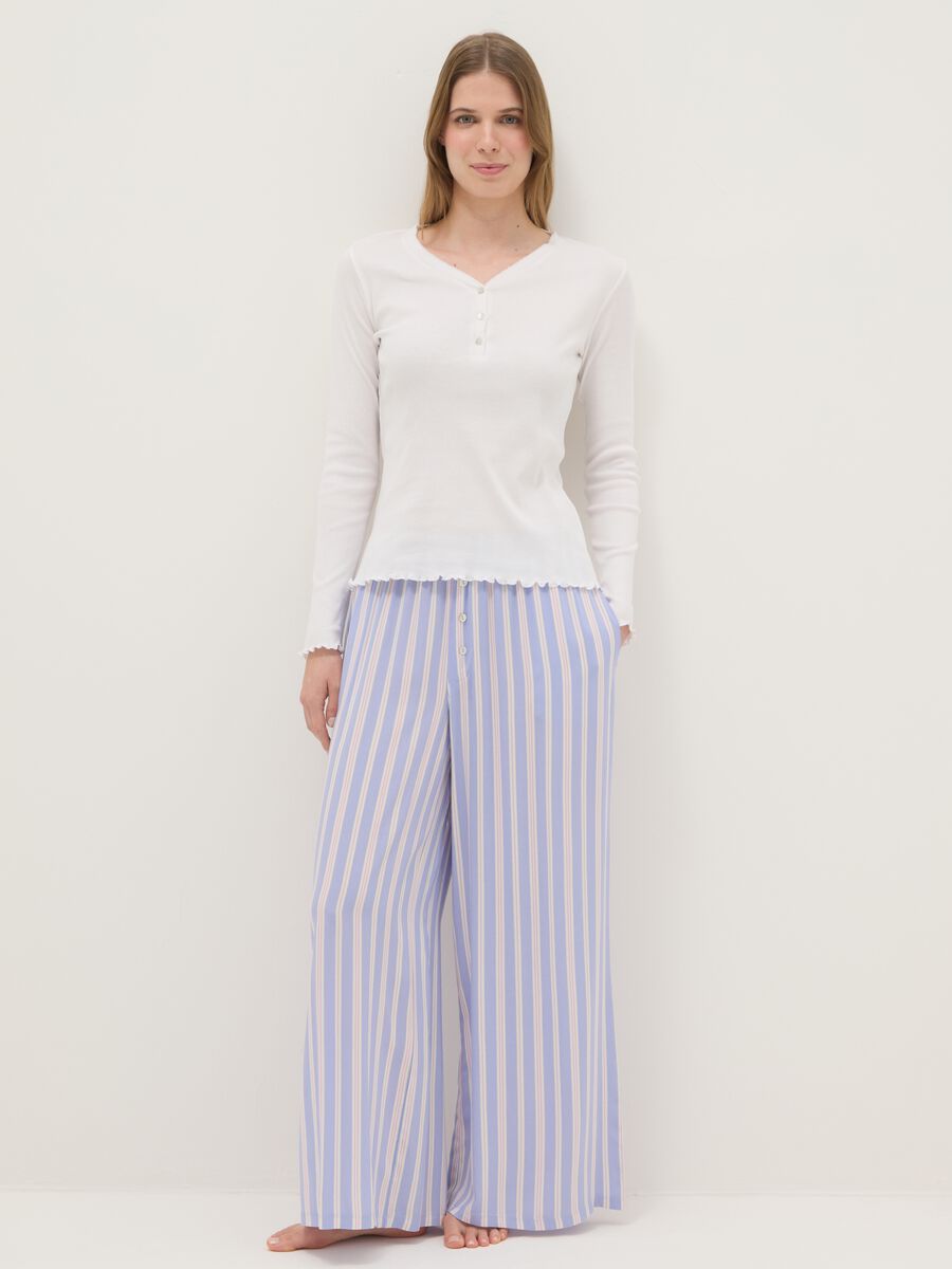 Maglia pigiama in puro cotone bianca regular fit con collo serafino_0