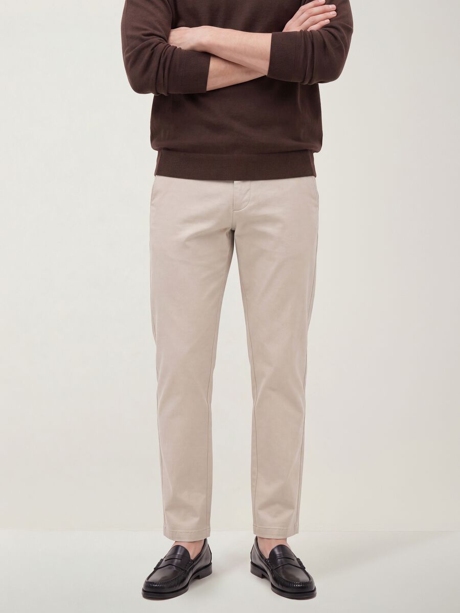 Grey slim-fit chino trousers in lyocell and stretch cotton_2