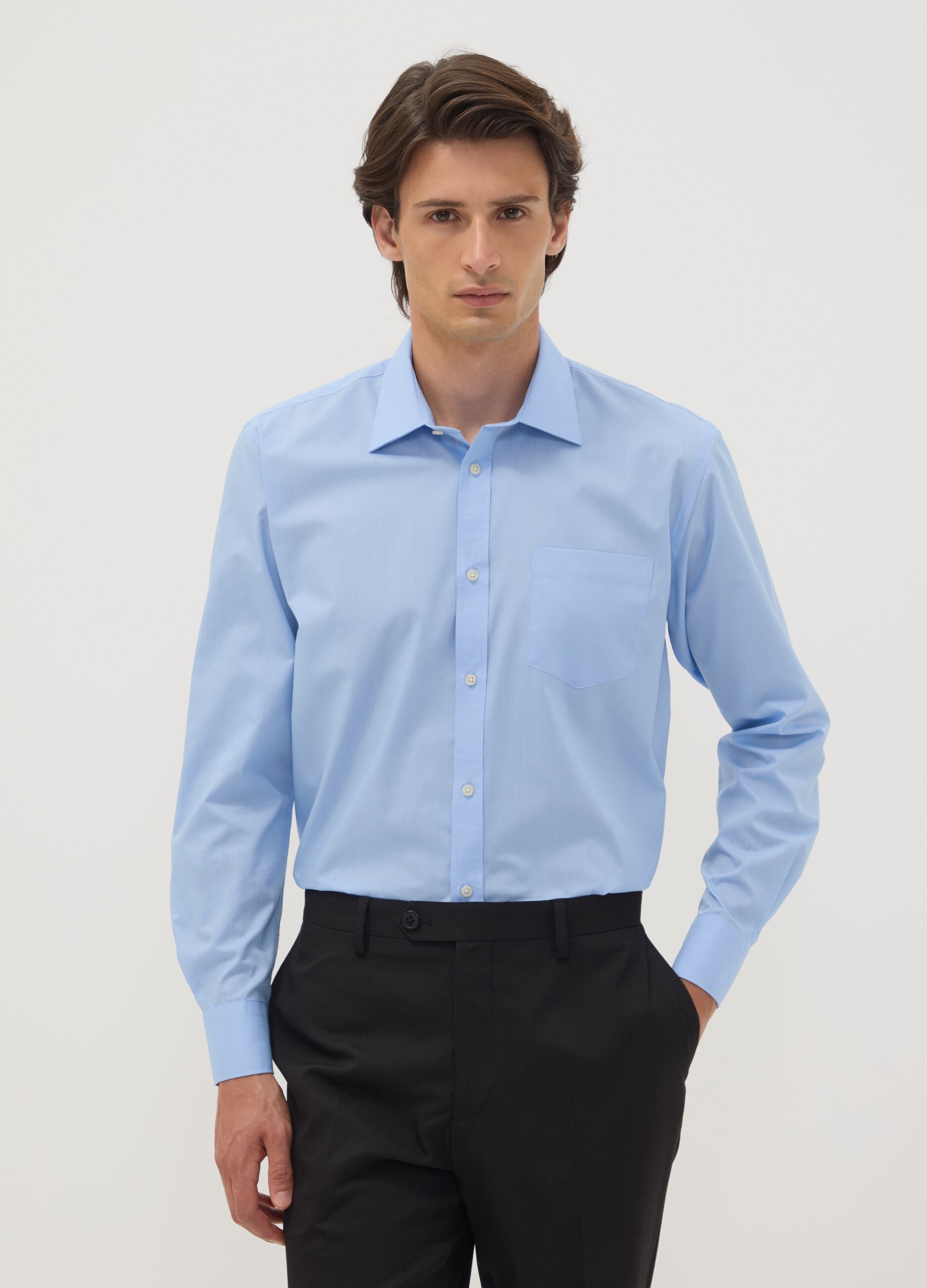 Light blue regular-fit shirt with classic collar, easy-iron