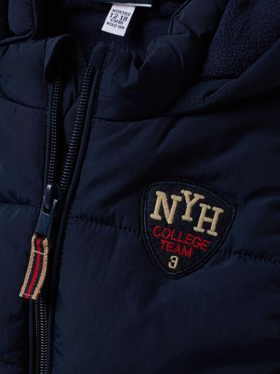 Gilet blu imbottito con cappuccio e zip per bimbo_3