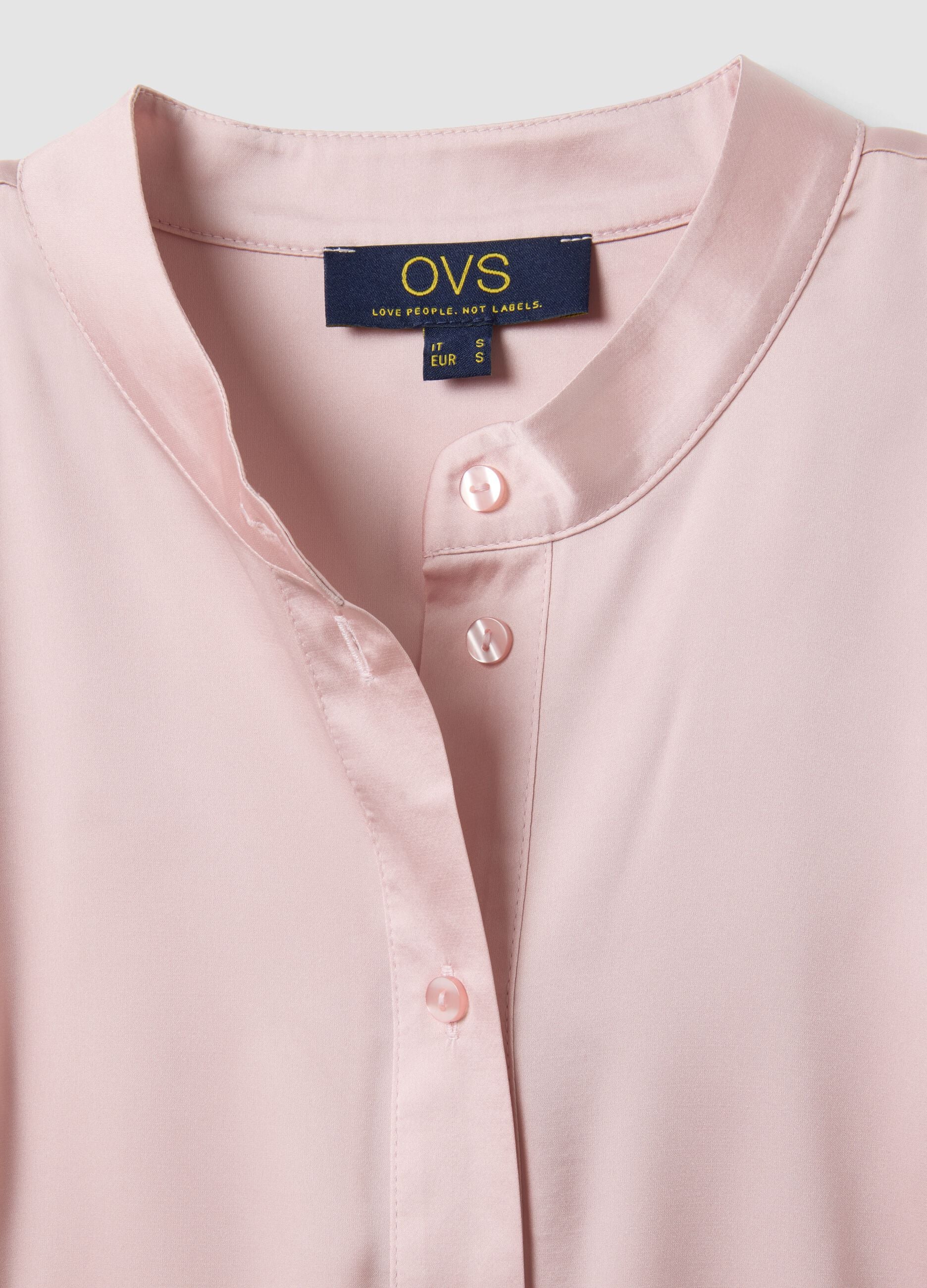 Regular fit pink short-sleeve blouse with a Mandarin collar