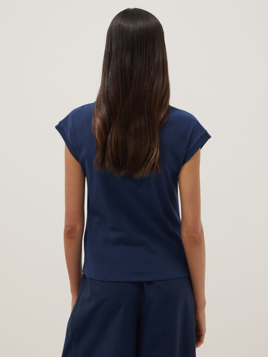Blue pure cotton T-shirt with perforated inserts_3