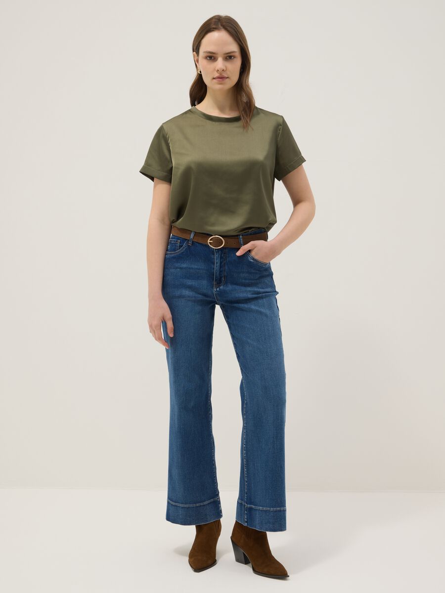 T-shirt verde a maniche corte con collo morbido regular fit_1