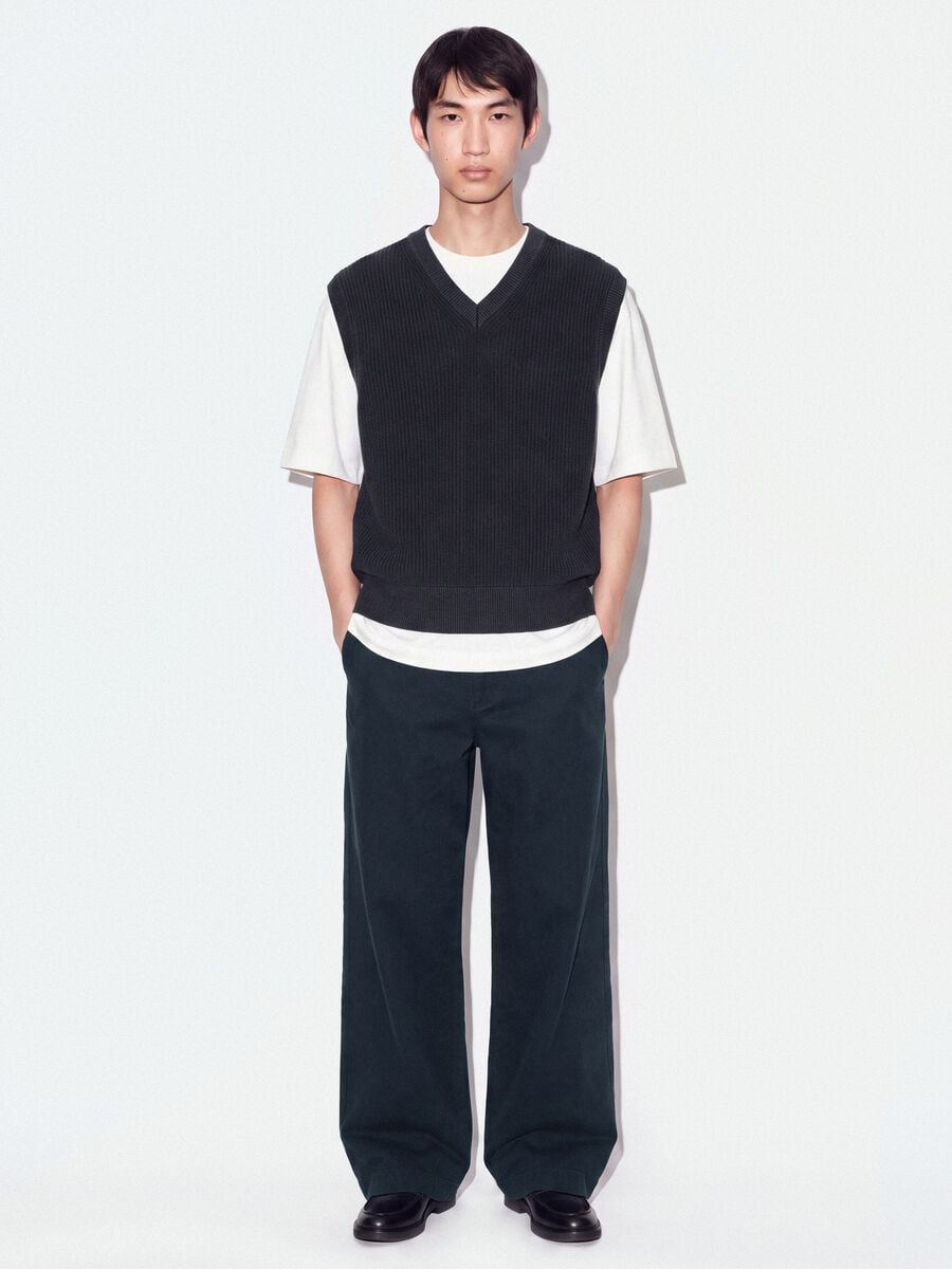 Gilet blu cropped in puro cotone con scollo profondo a V_1
