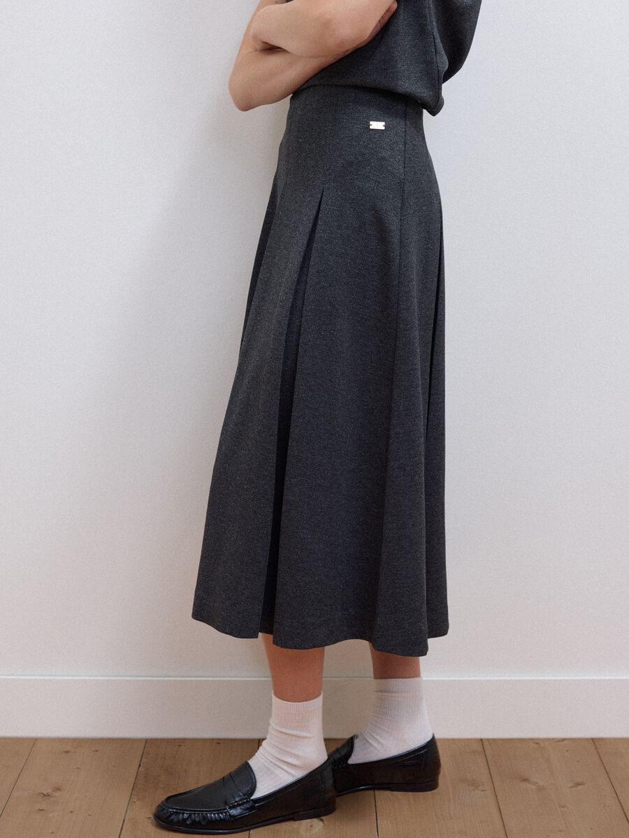 Long grey stretch-viscose skirt, regular fit_3