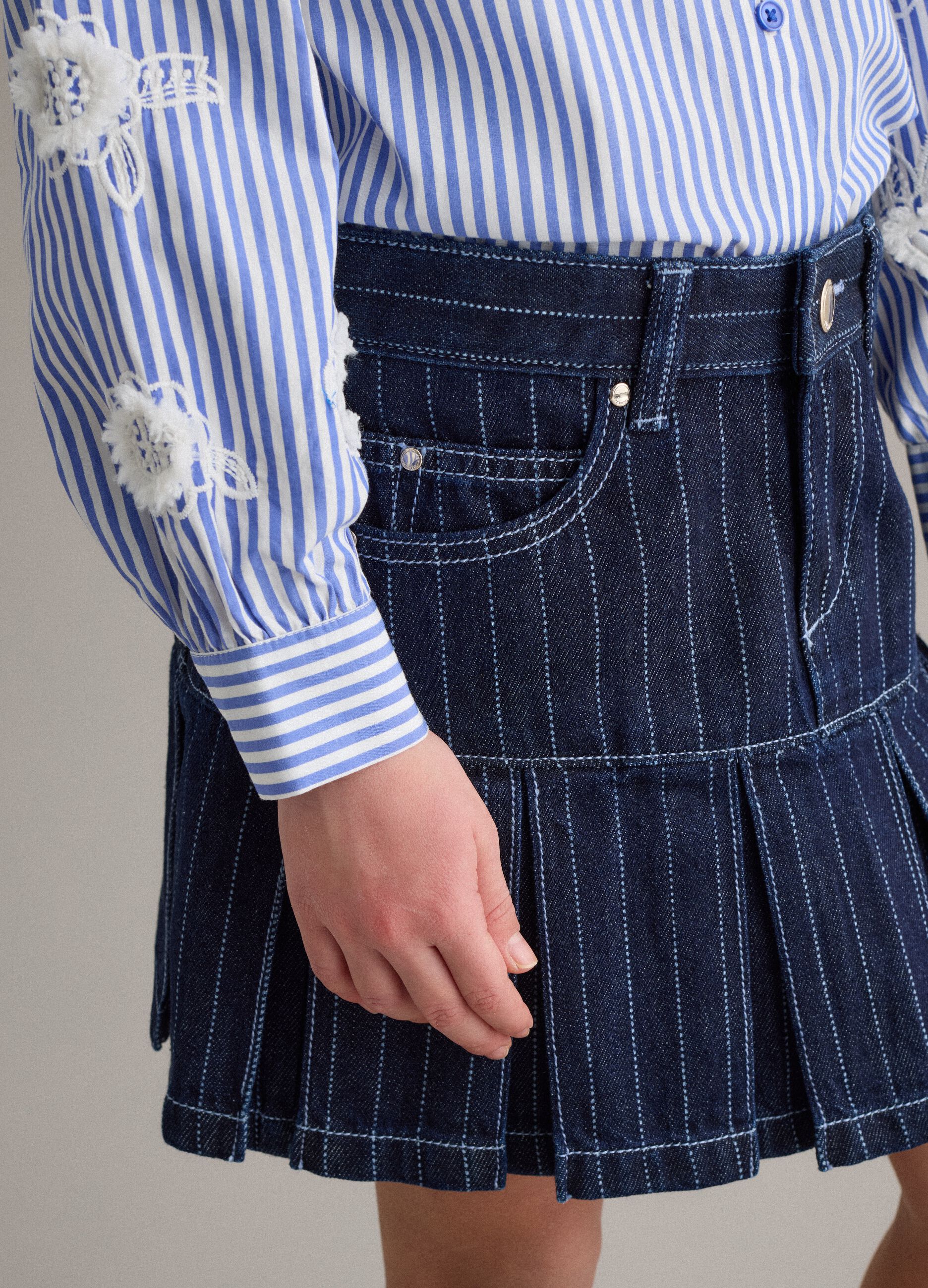 Girl's regular fit blue cotton-blend skirt with contrast stitching