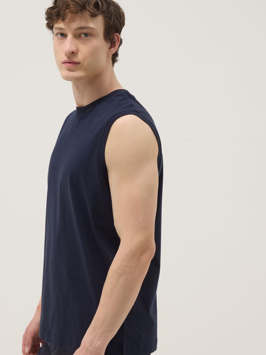 Blue crew-neck cotton vest in relaxed fit_3