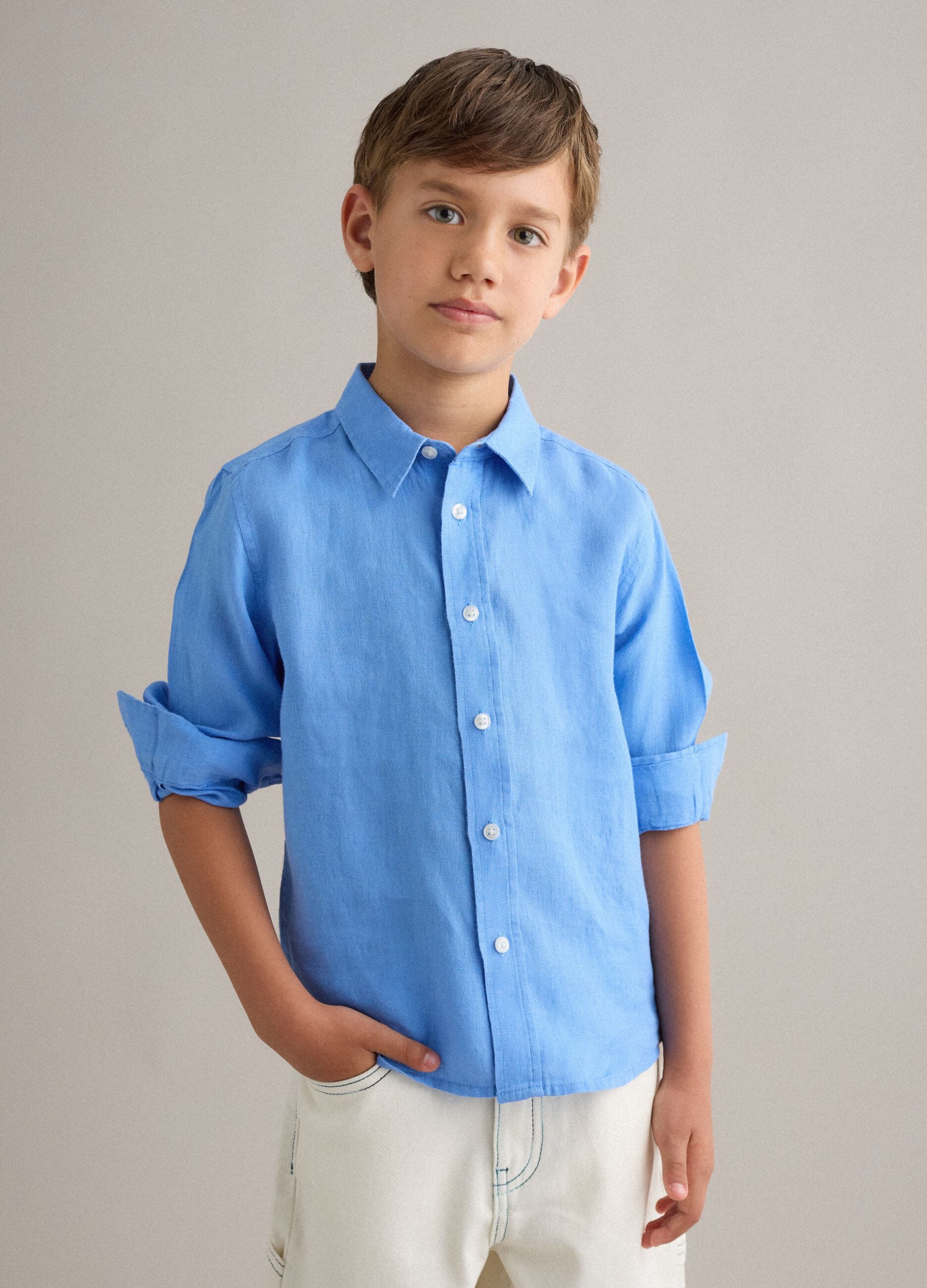 Kids&rsquo; oversized-fit light blue pure linen shirt