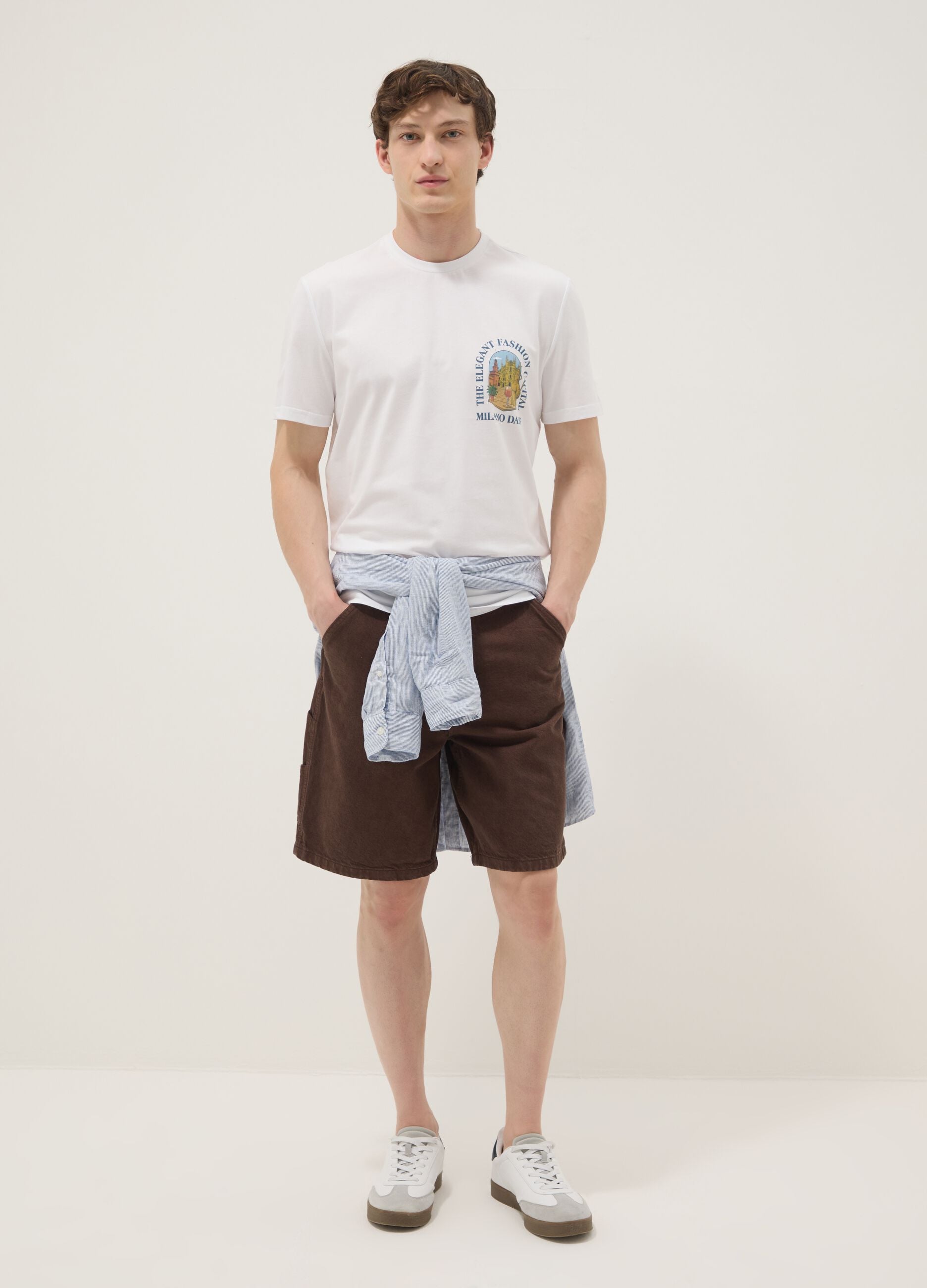 White pure cotton T-shirt with chest print, regular fit