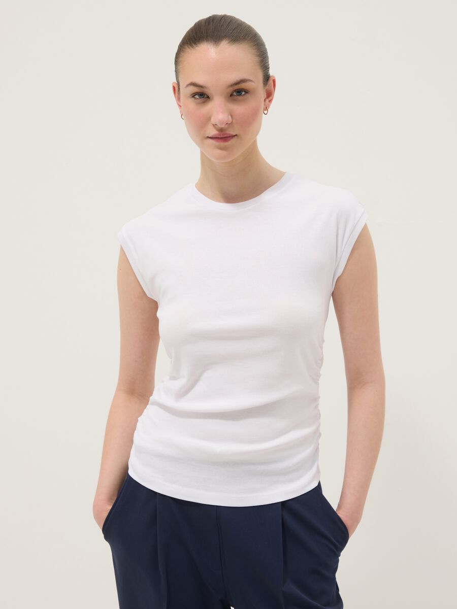 White pure cotton tank top with side ruching, regular fit_0