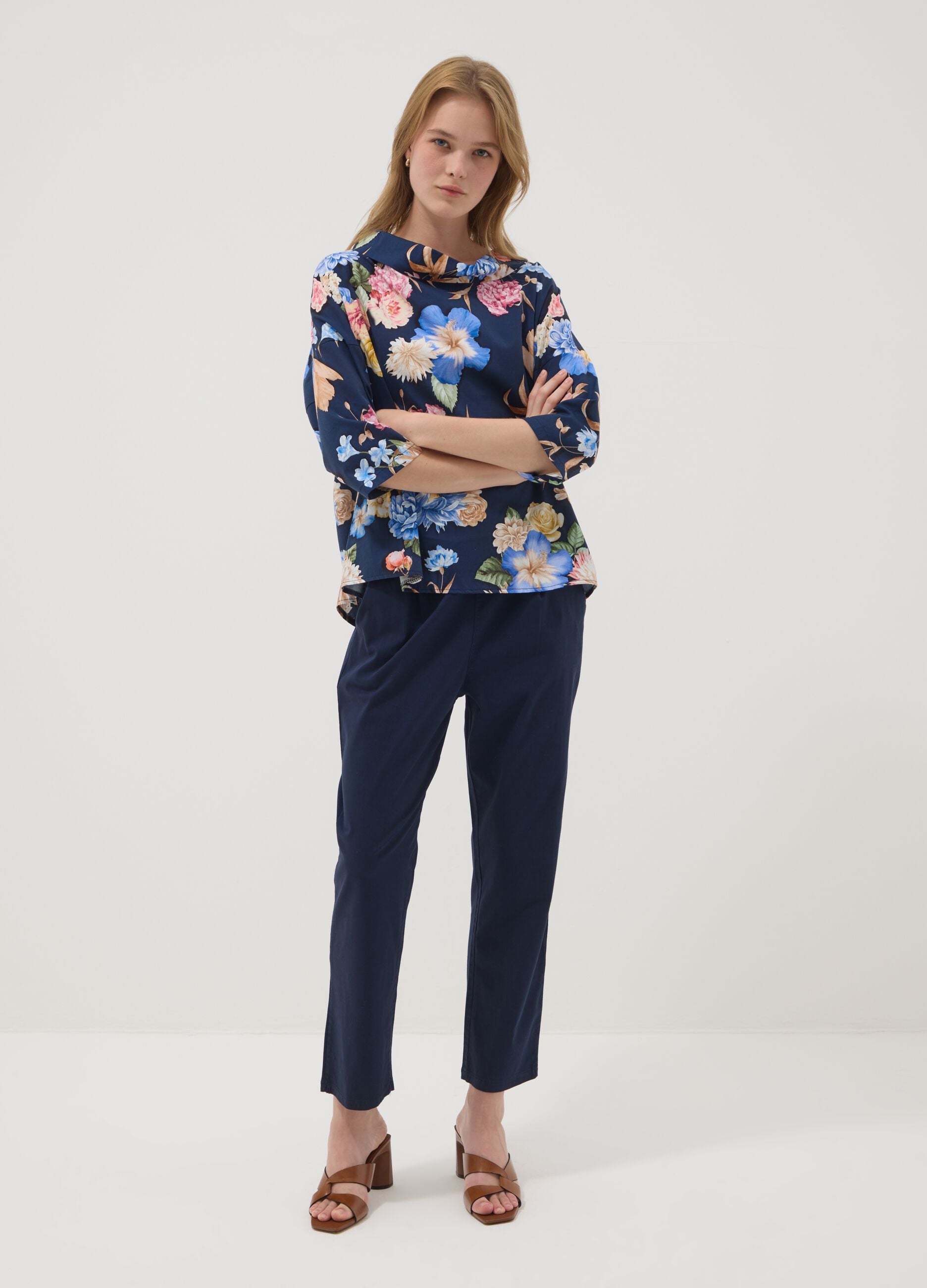 Blue floral stretch-cotton top