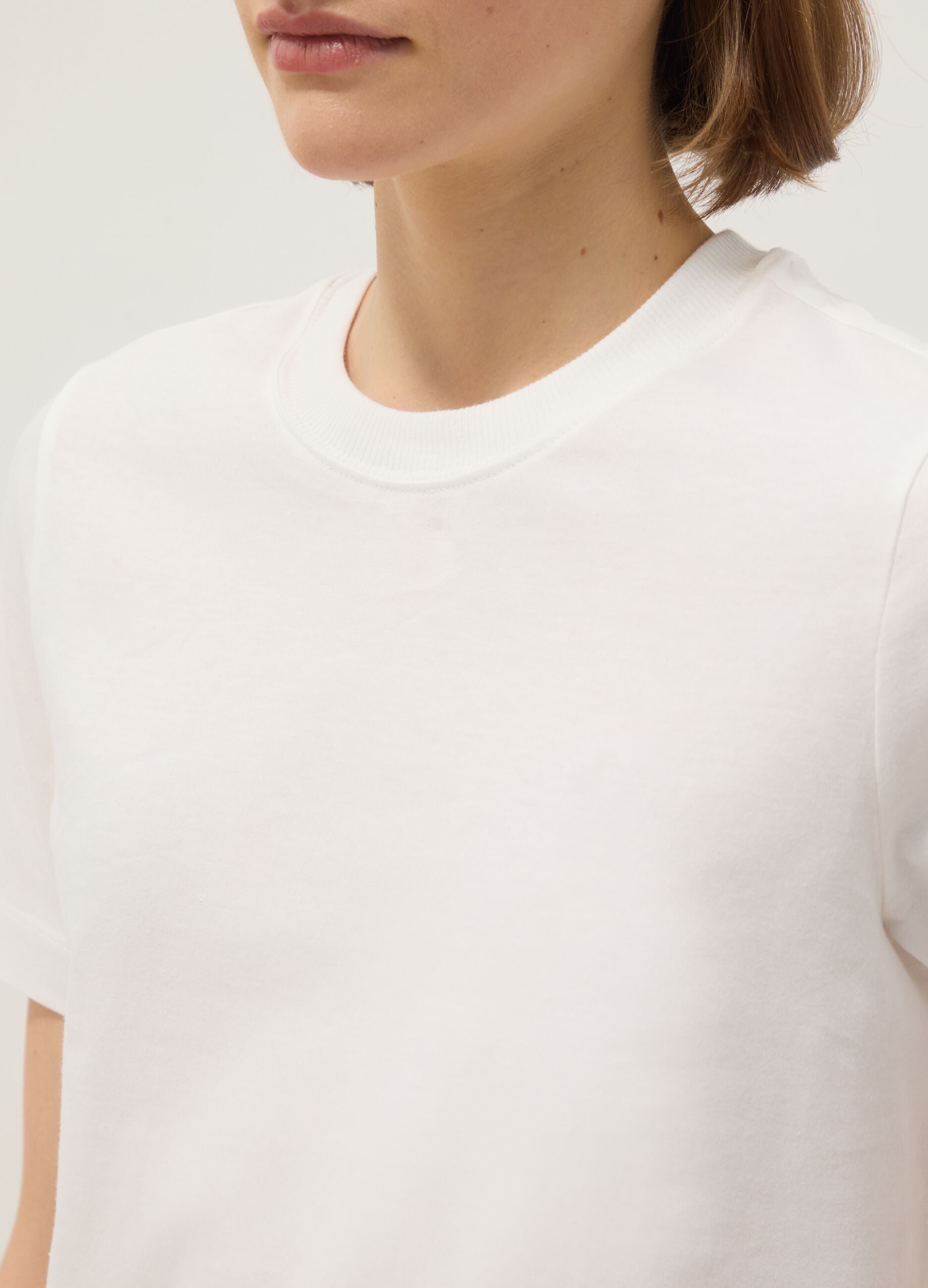 White Short-Sleeved T-Shirt in Pure Italian Cotton