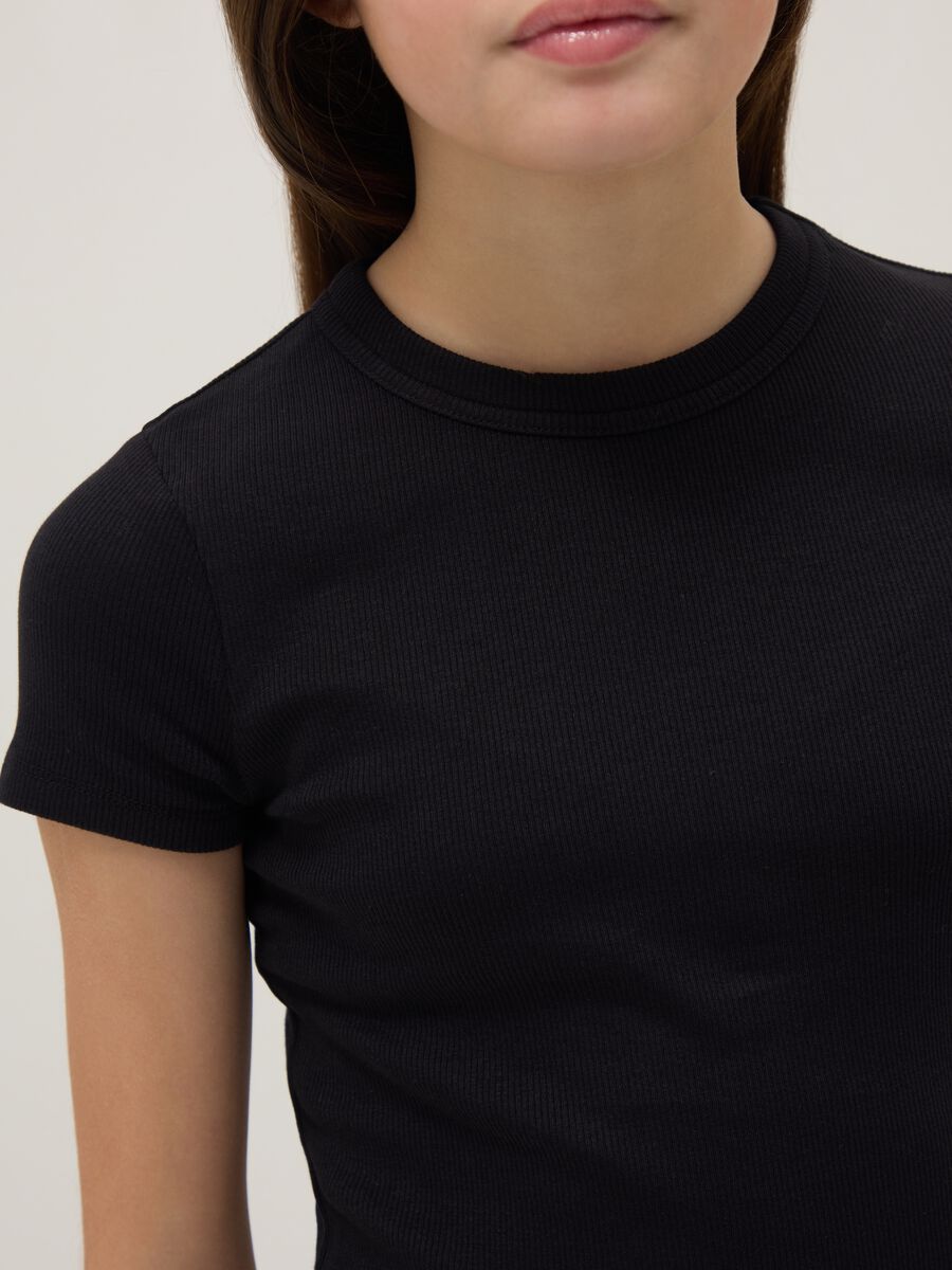 T-shirt fitted in cotone elasticizzato nera per ragazza_2