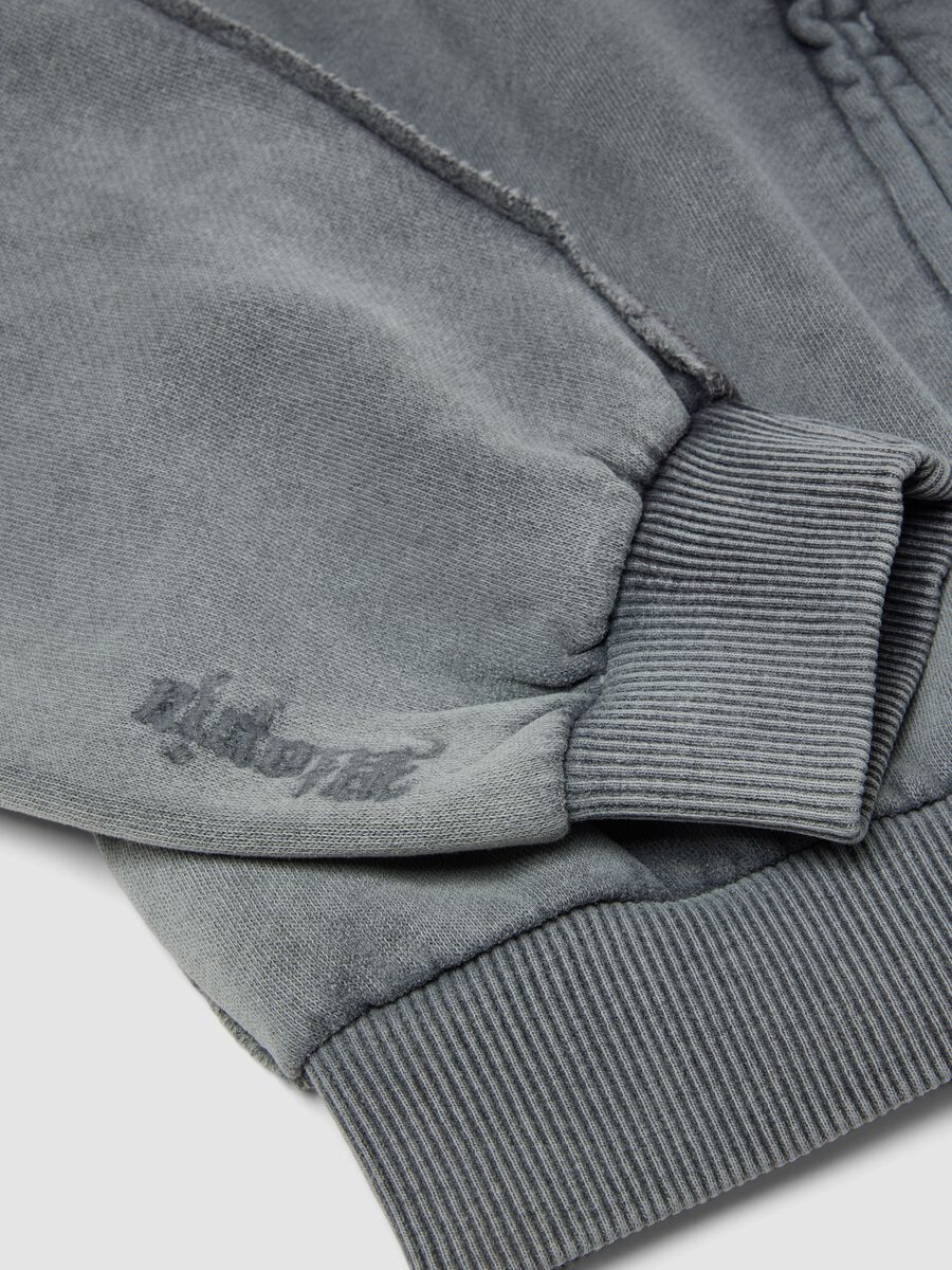 Sun-Faded Full-Zip Hoodie in Vintage Grey_2