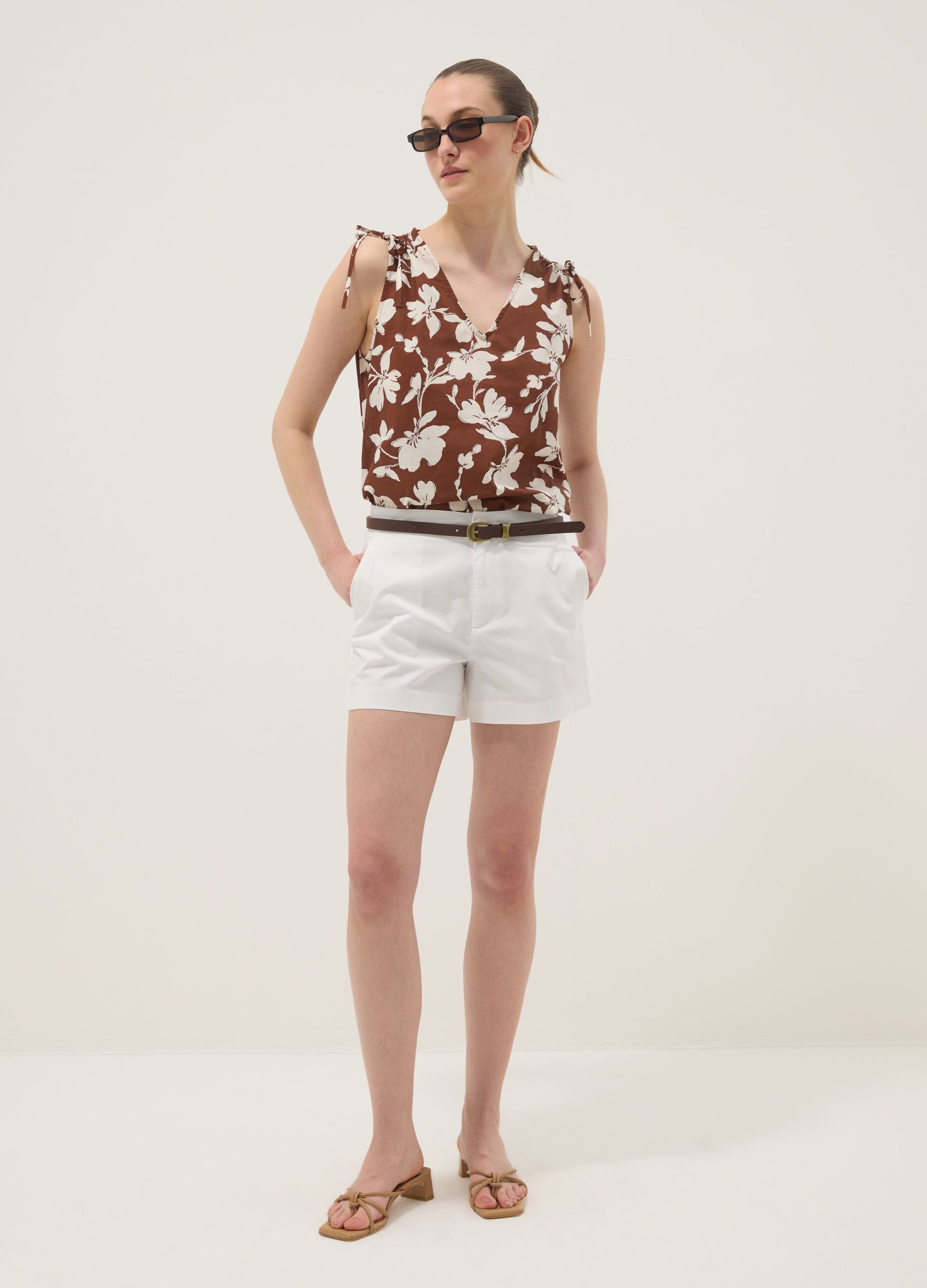 White chino shorts in pure cotton