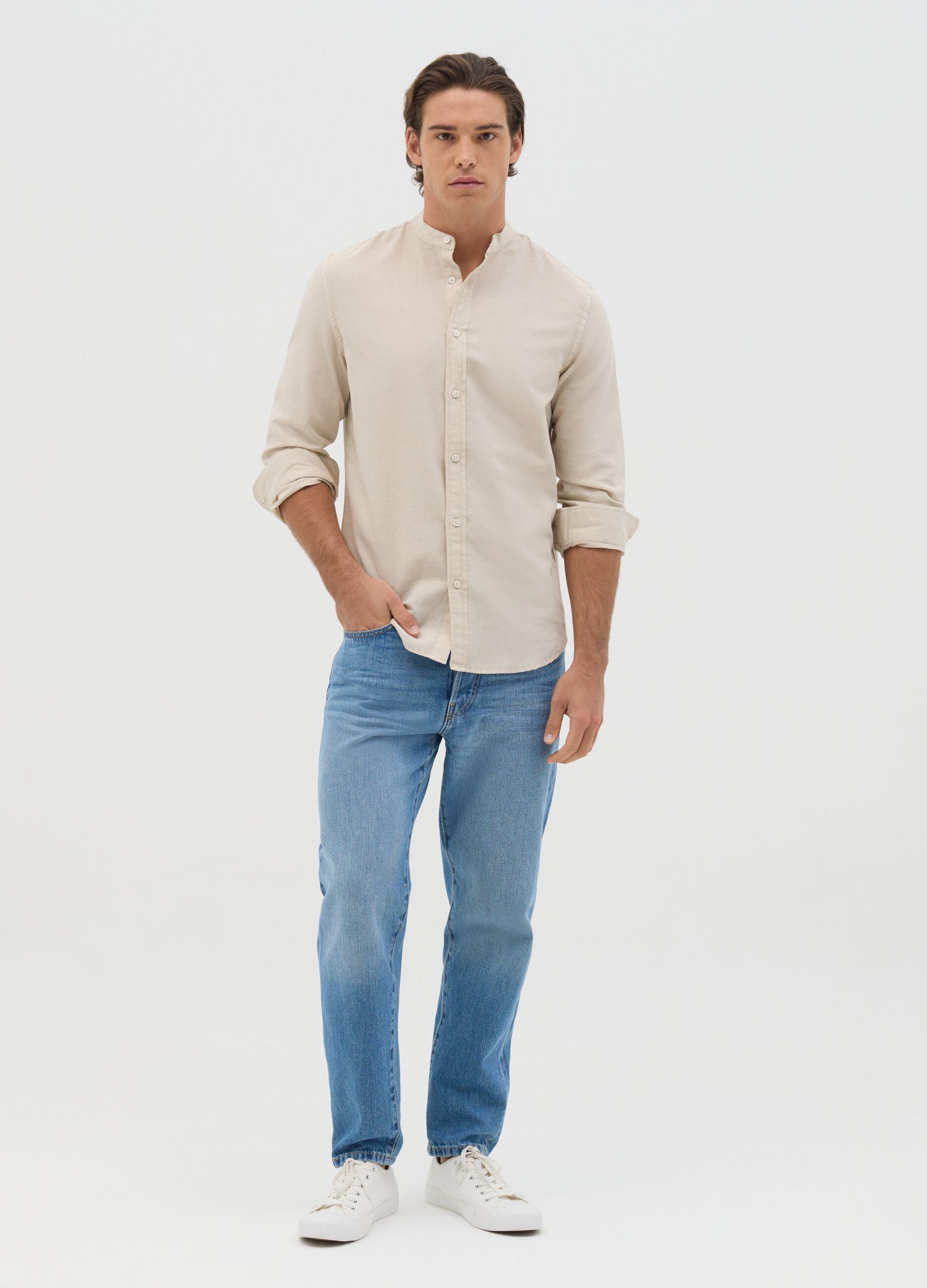 Men&rsquo;s beige cotton and linen shirt with regular fit