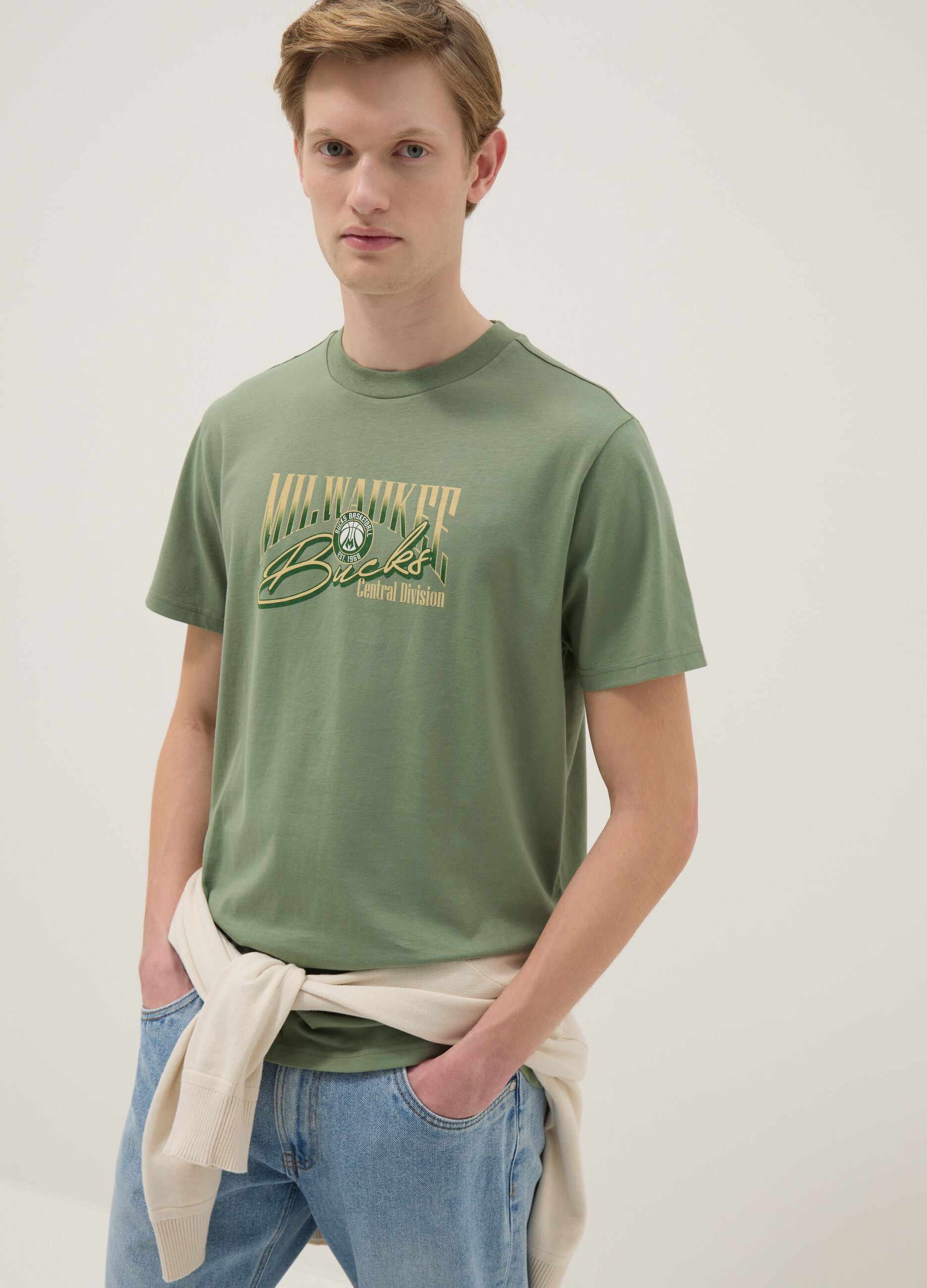 Green pure cotton regular fit T-shirt with Milwaukee Bucks print