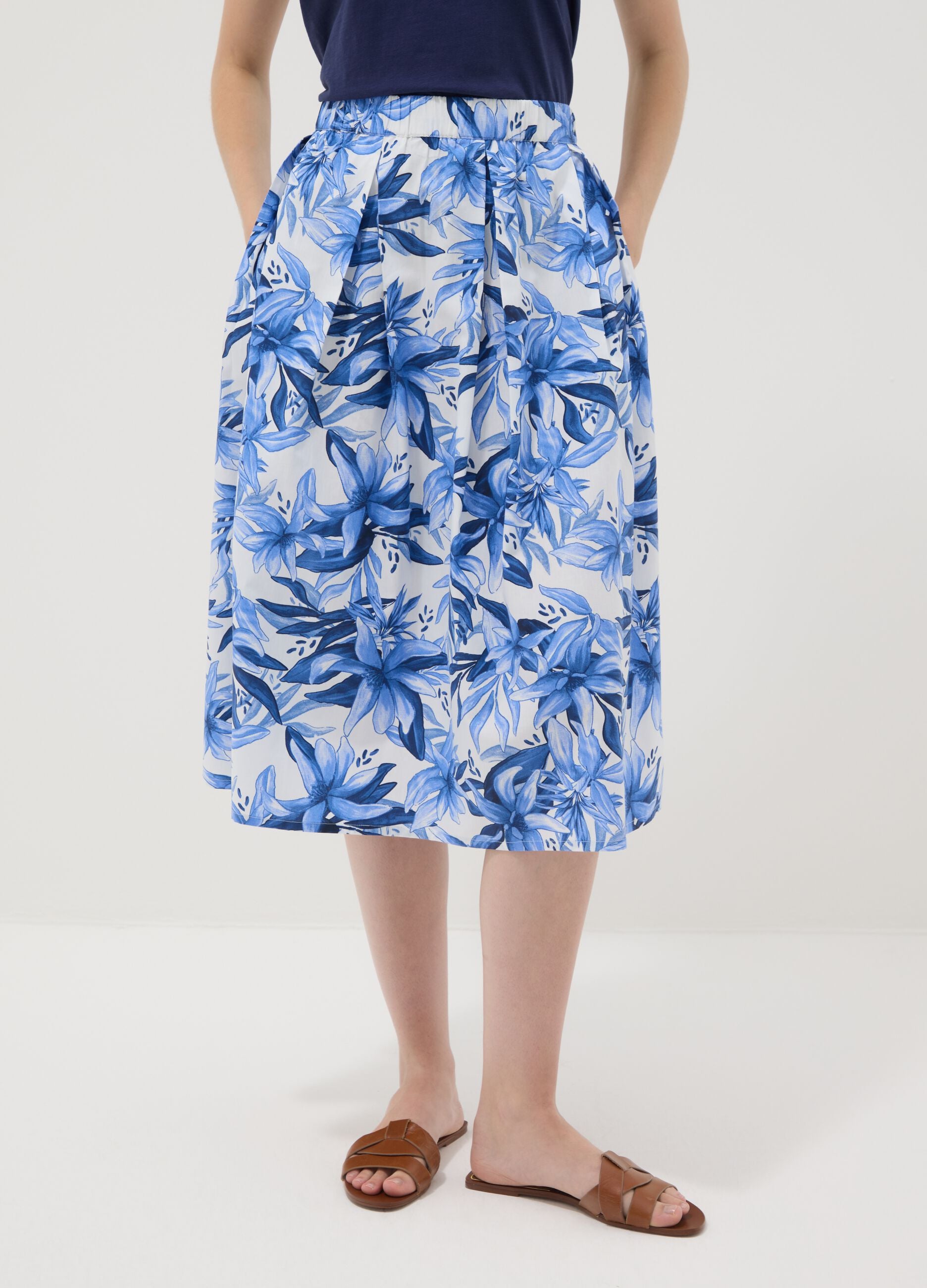 Blue and white cotton midi skirt with floral print