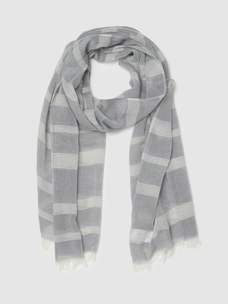 Sciarpa in misto cotone a righe multicolor con frange_0