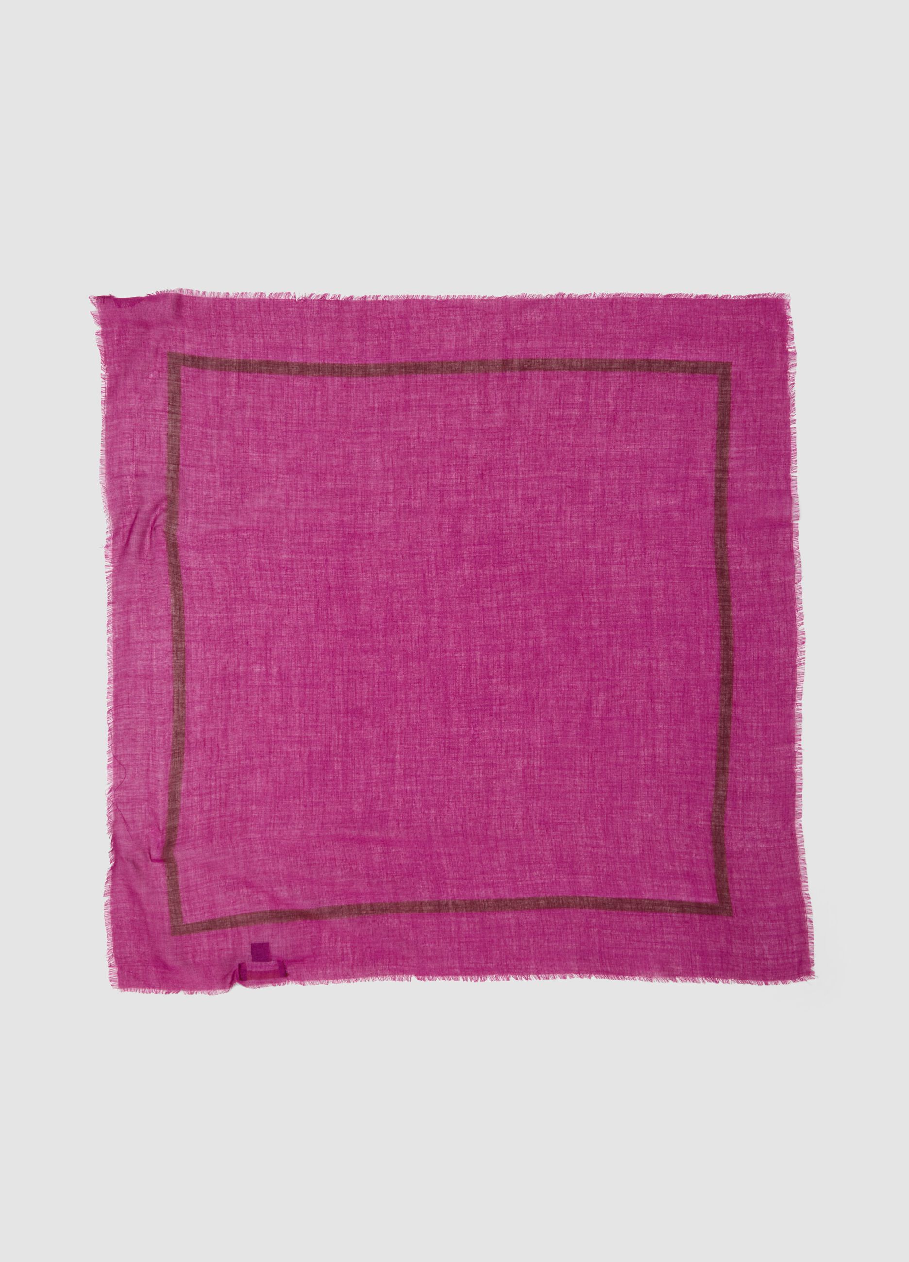 Pink scarf in a viscose and wool blend